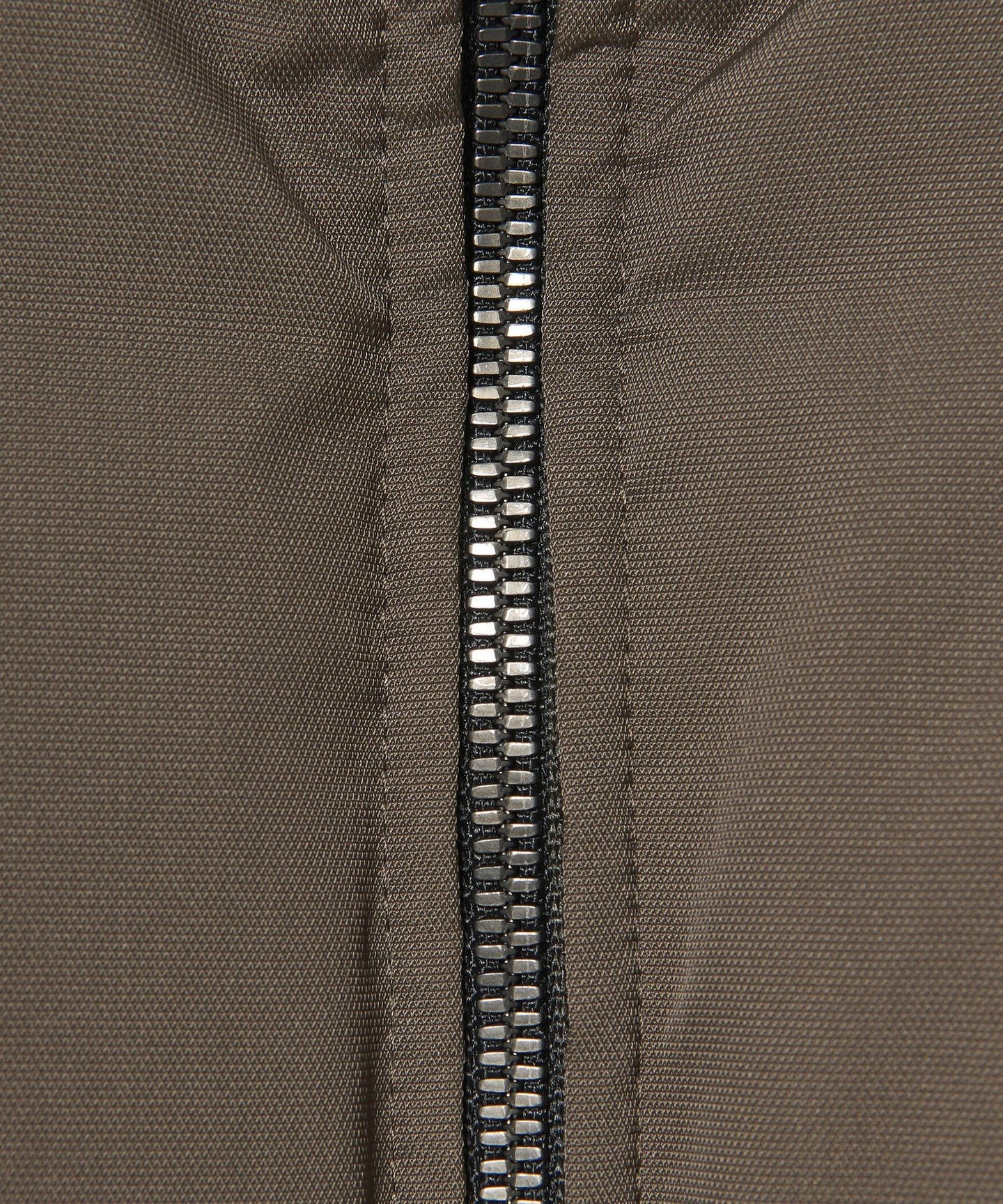 12251000021-d23.jpg
