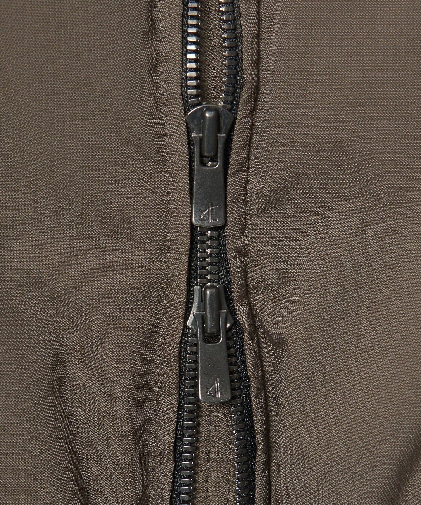 12251000021-d24.jpg
