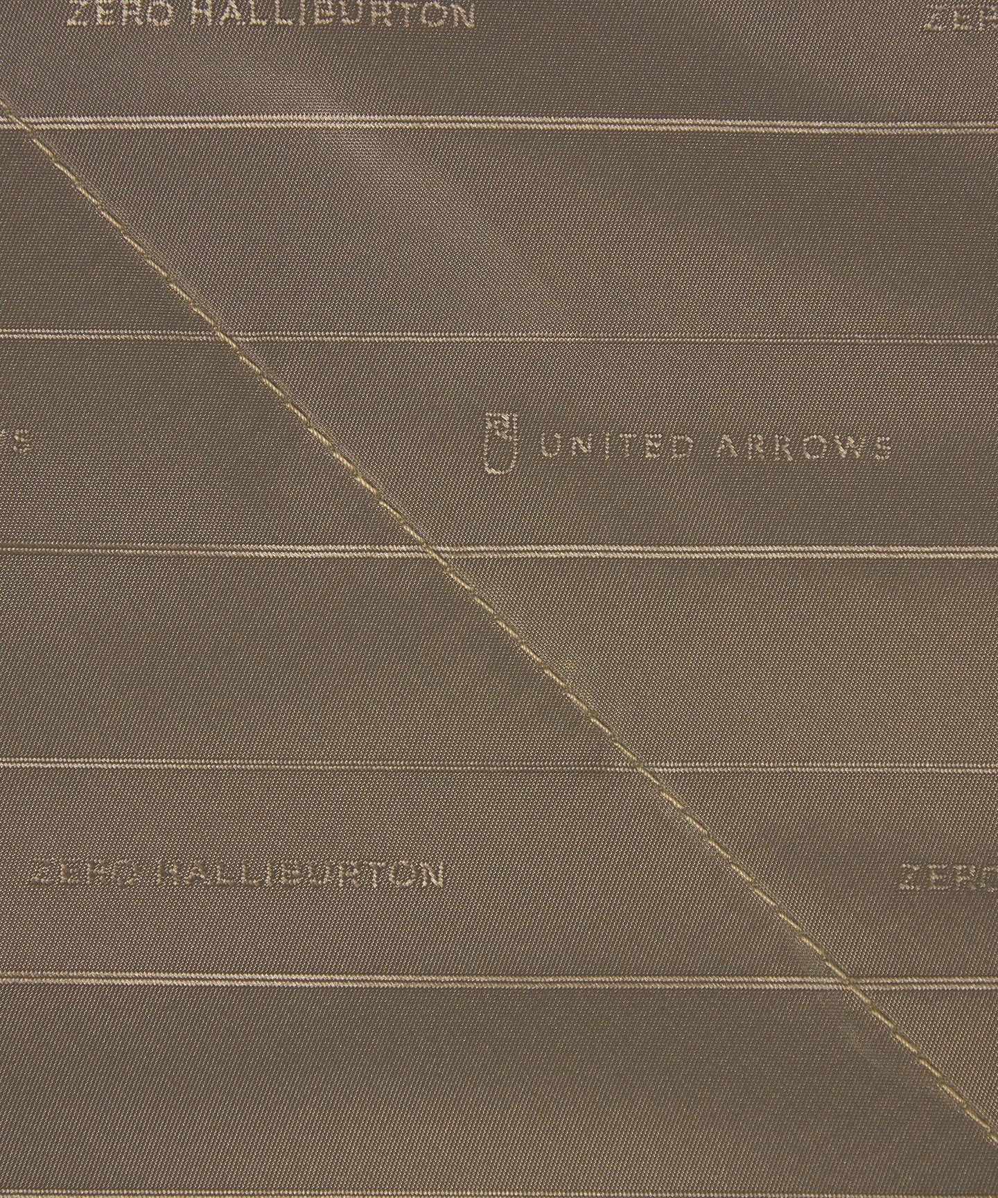 13324000086-d14.jpg