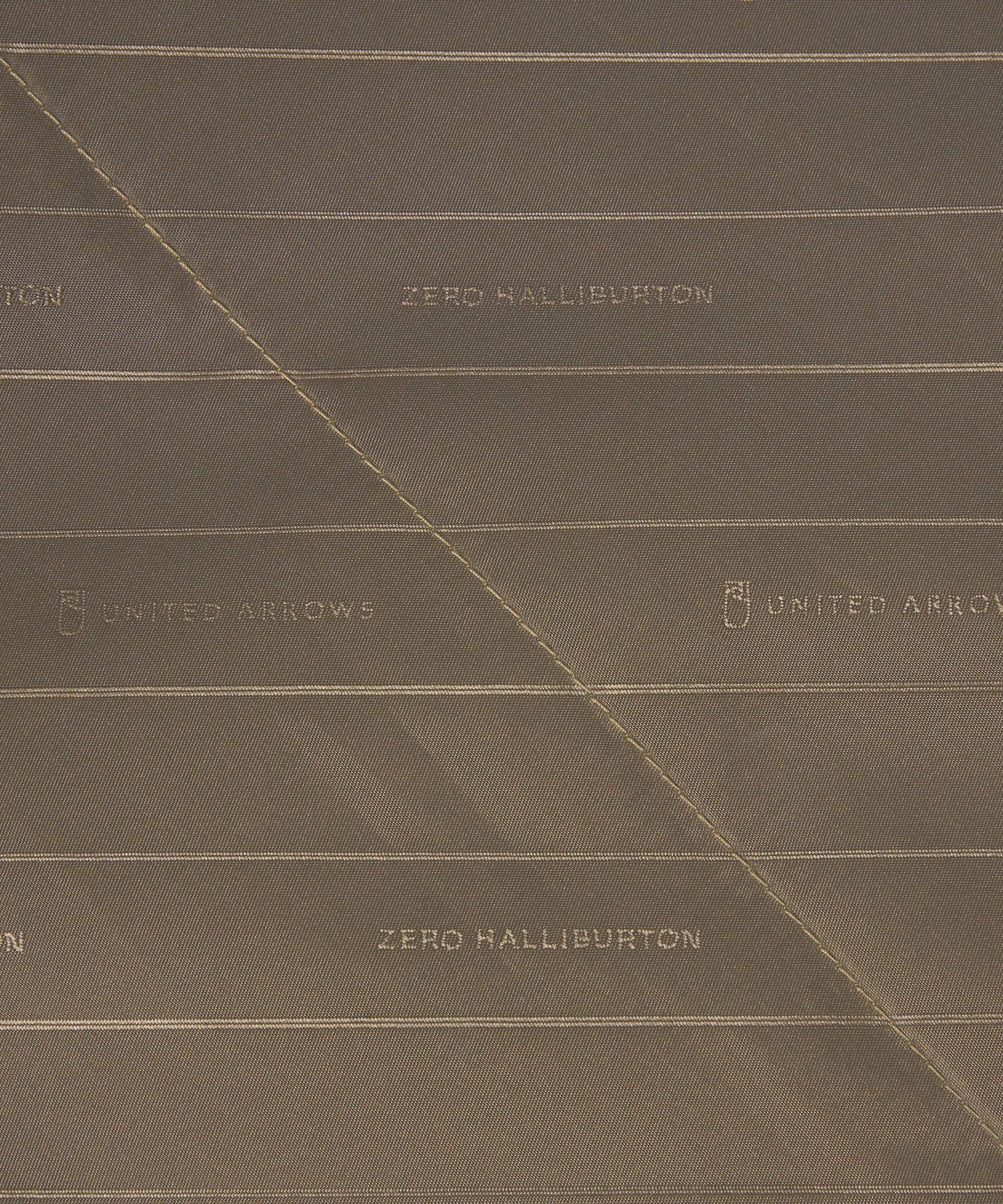 13324000087-d15.jpg