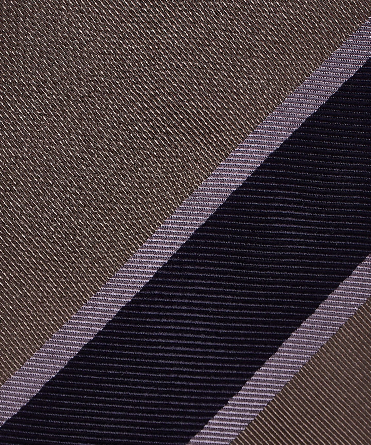 13346000042-d07.jpg