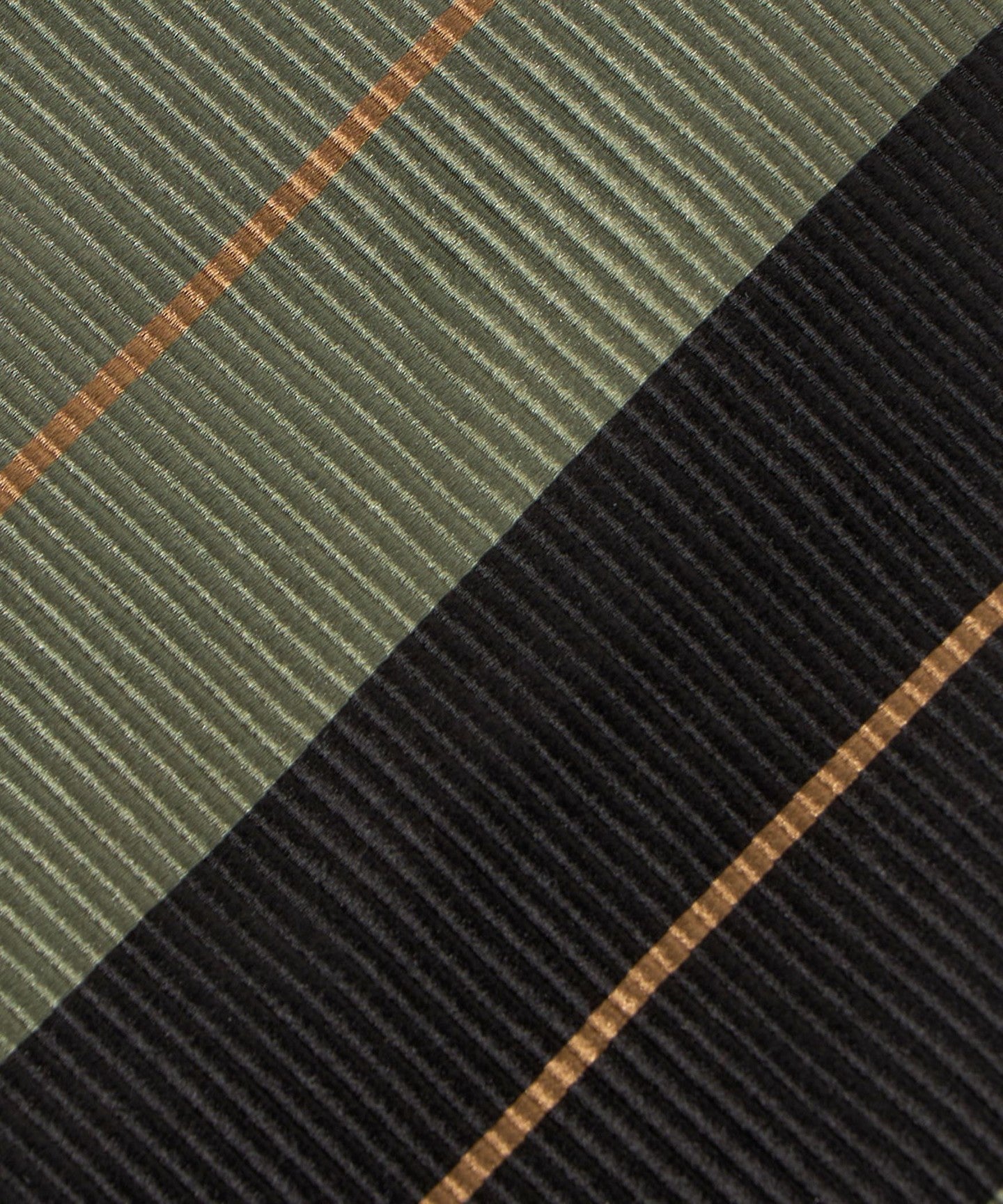 13346000077-d05.jpg