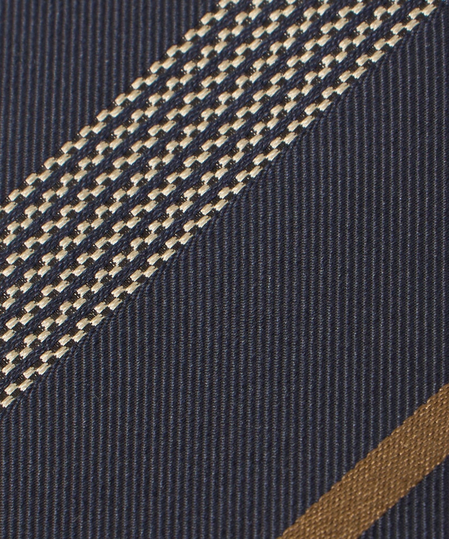 13346000190-d07.jpg