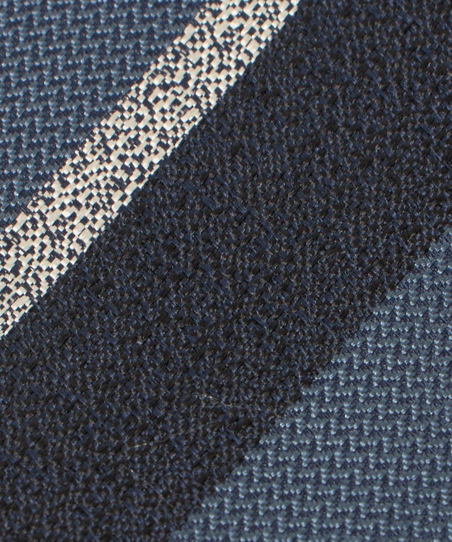 13346000191-d03.jpg