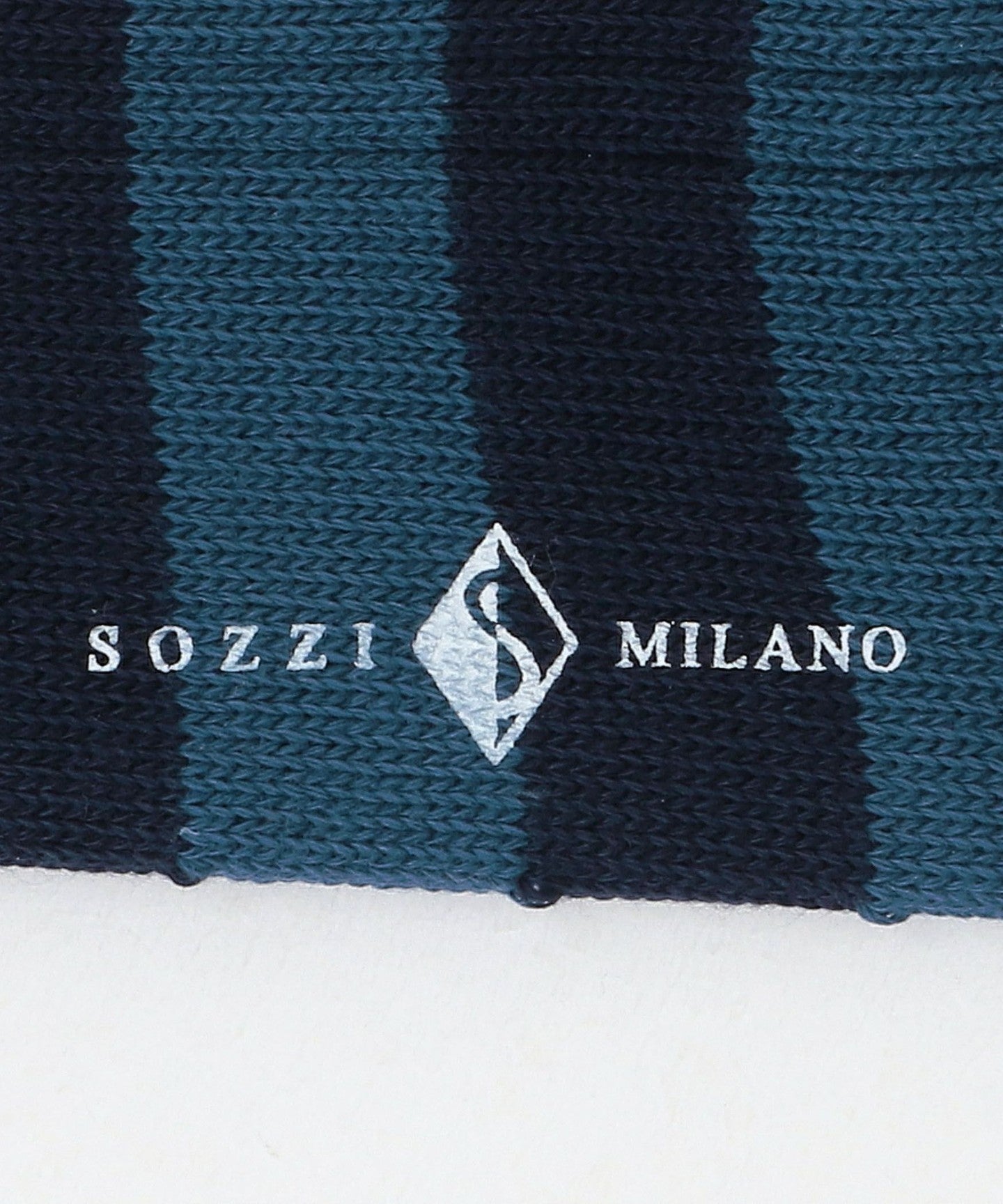 13353000000-d02.jpg