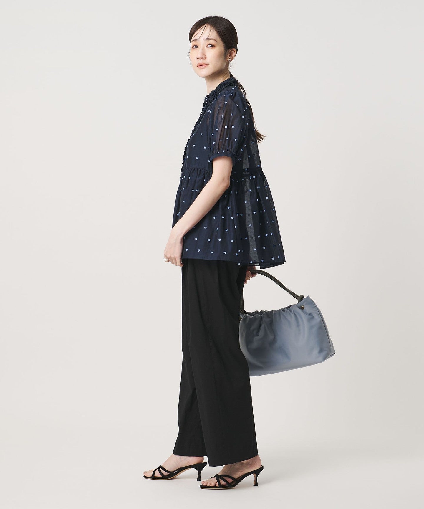 15161620020-d03.jpg