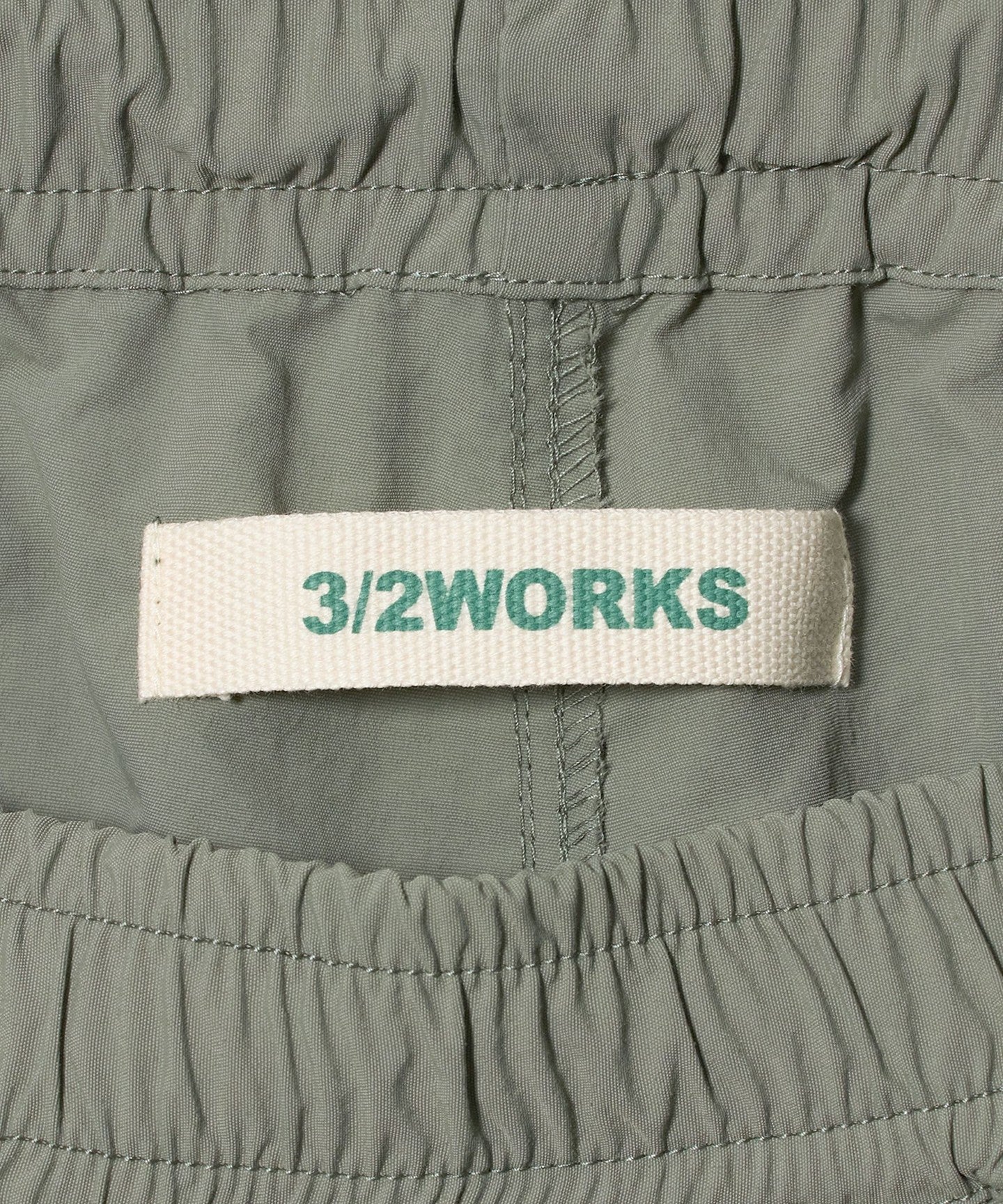 32195000002-d13.jpg