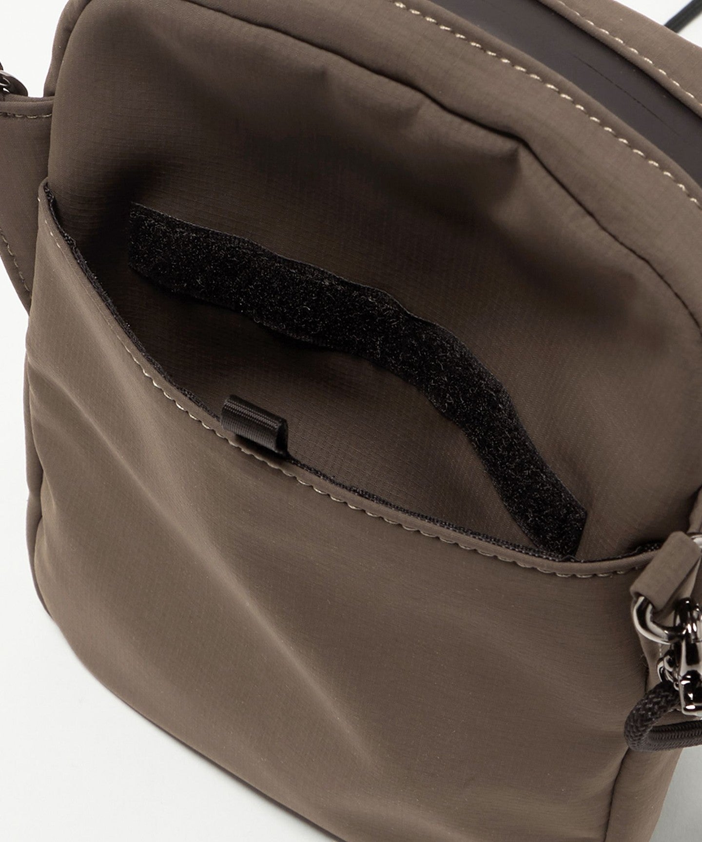32326000015-d11.jpg