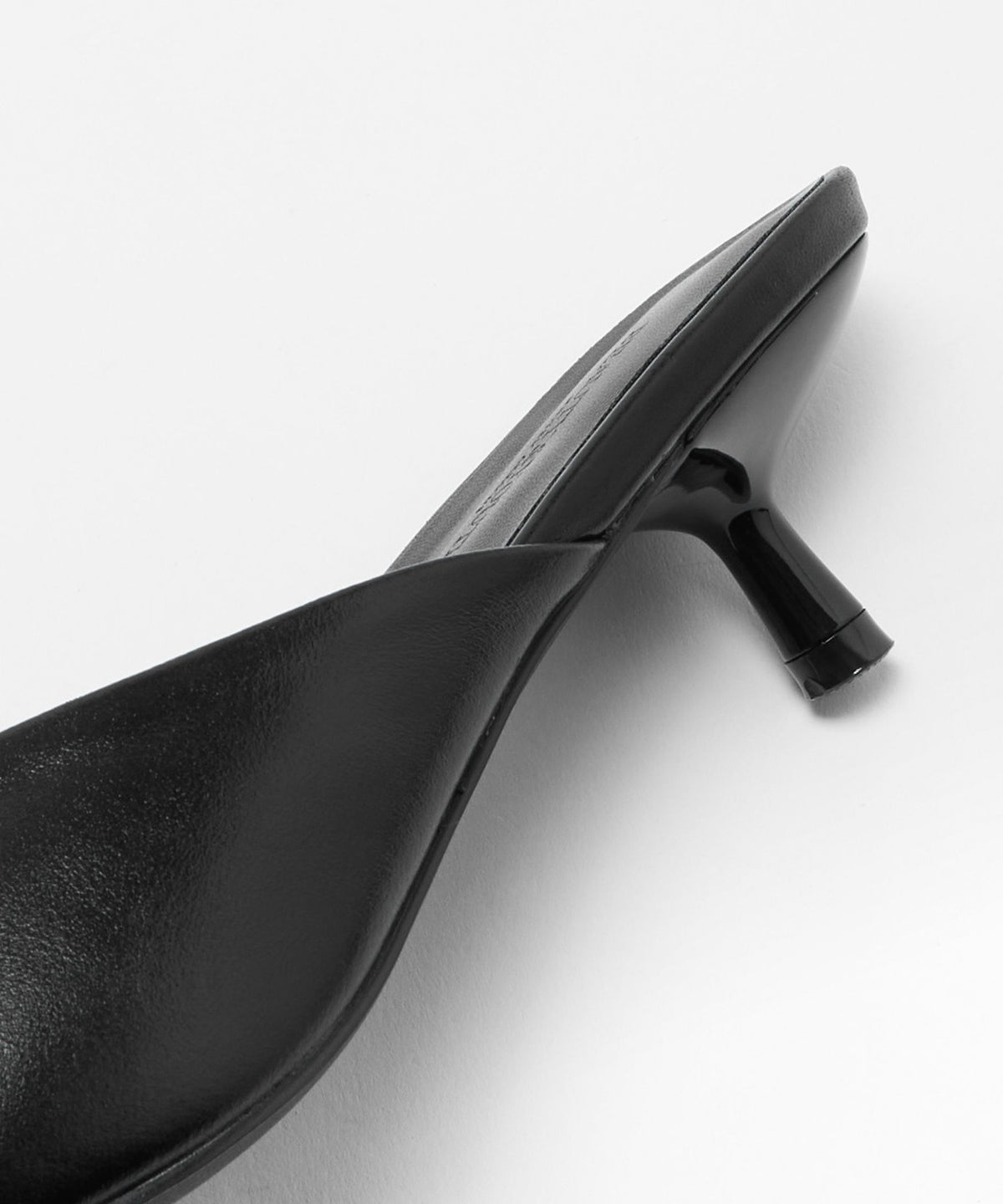 Mules en cuir à bout pointu