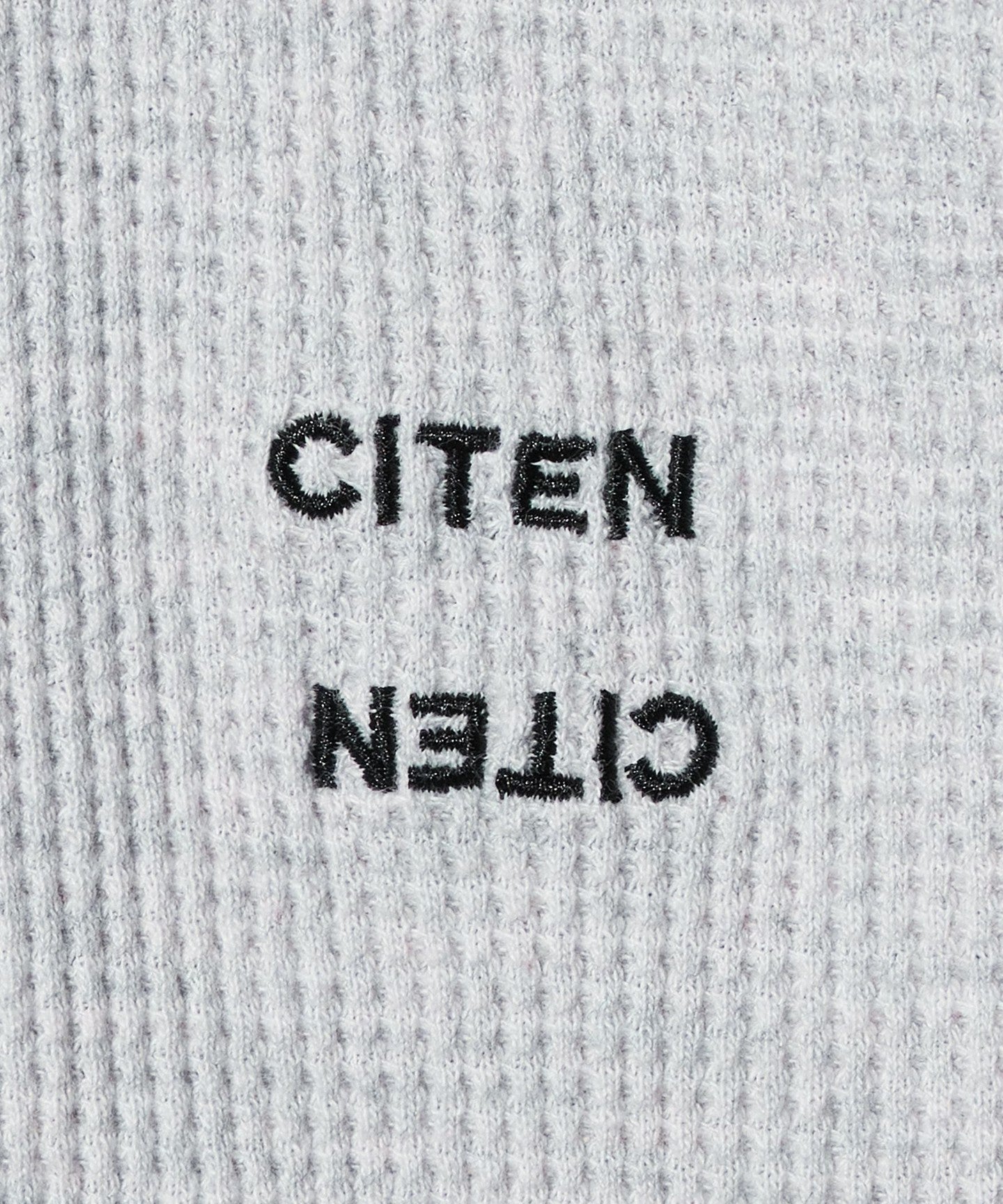 42126000034-d17.jpg