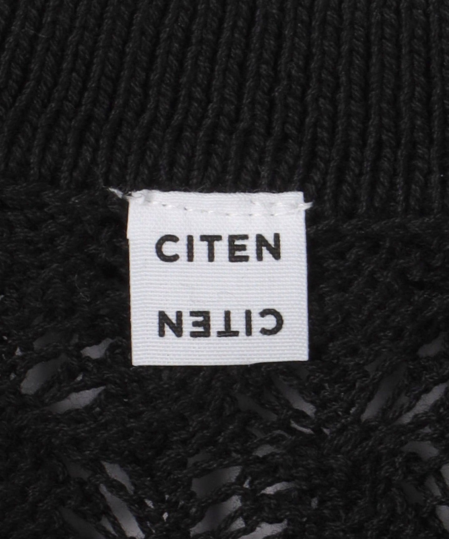 42136000007-d17.jpg