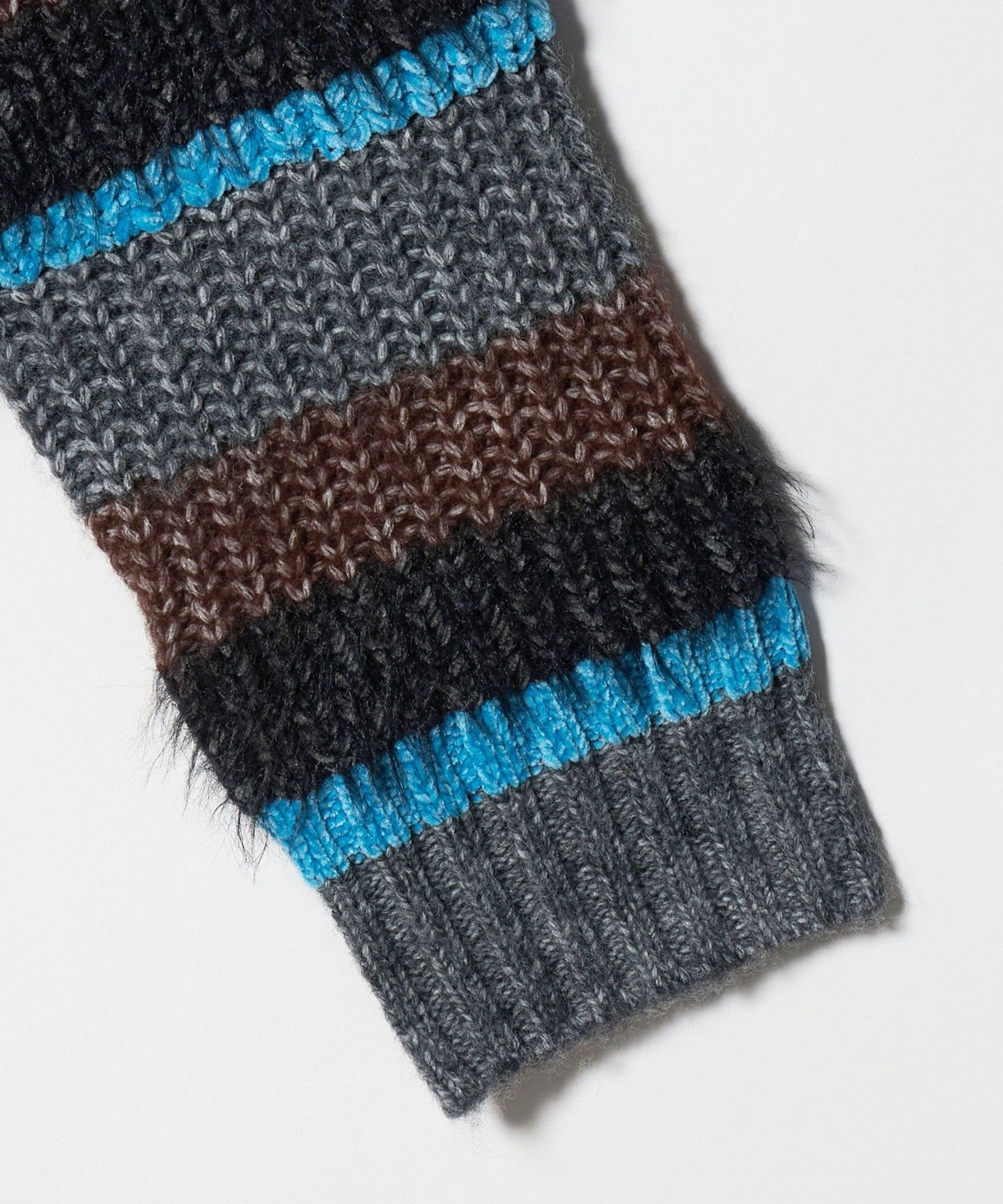 42136000013-d08.jpg