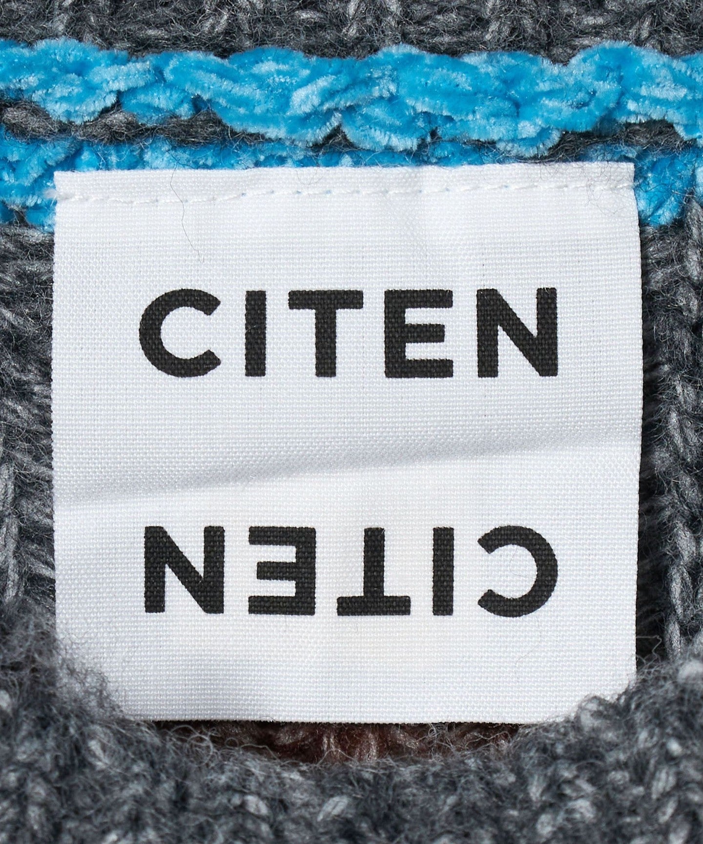 42136000013-d14.jpg