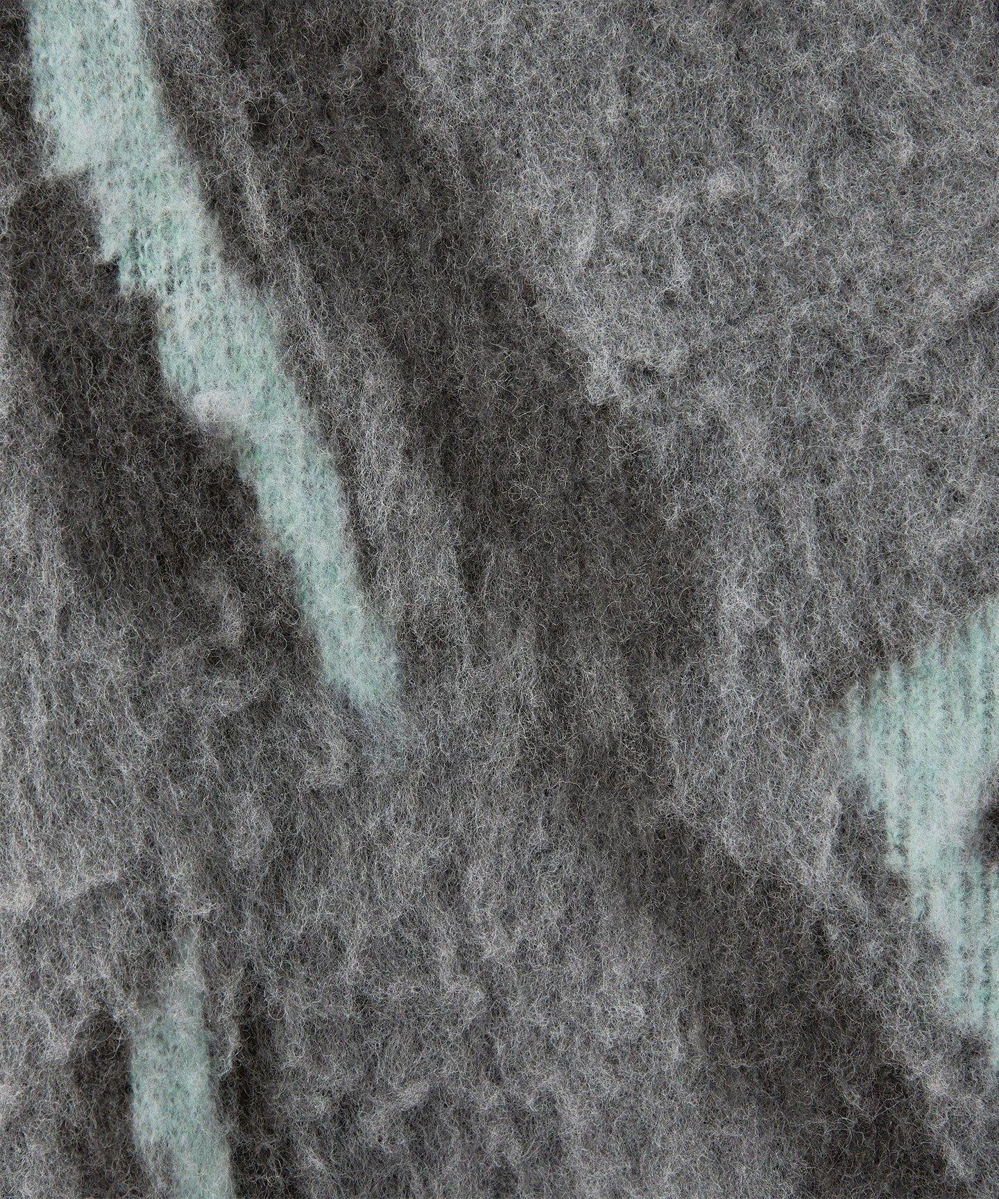 42136990083-d19.jpg