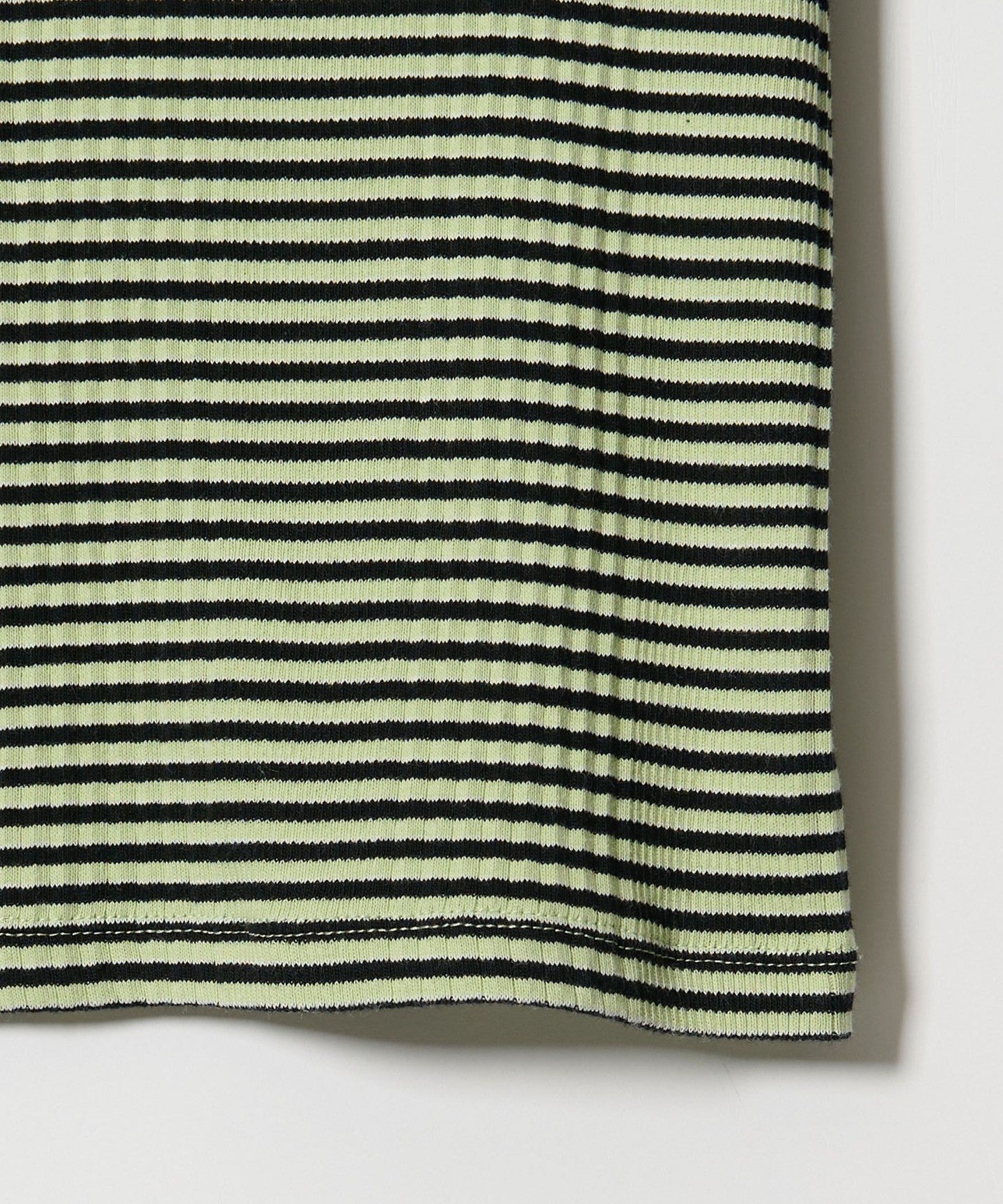 42176000022-d07.jpg