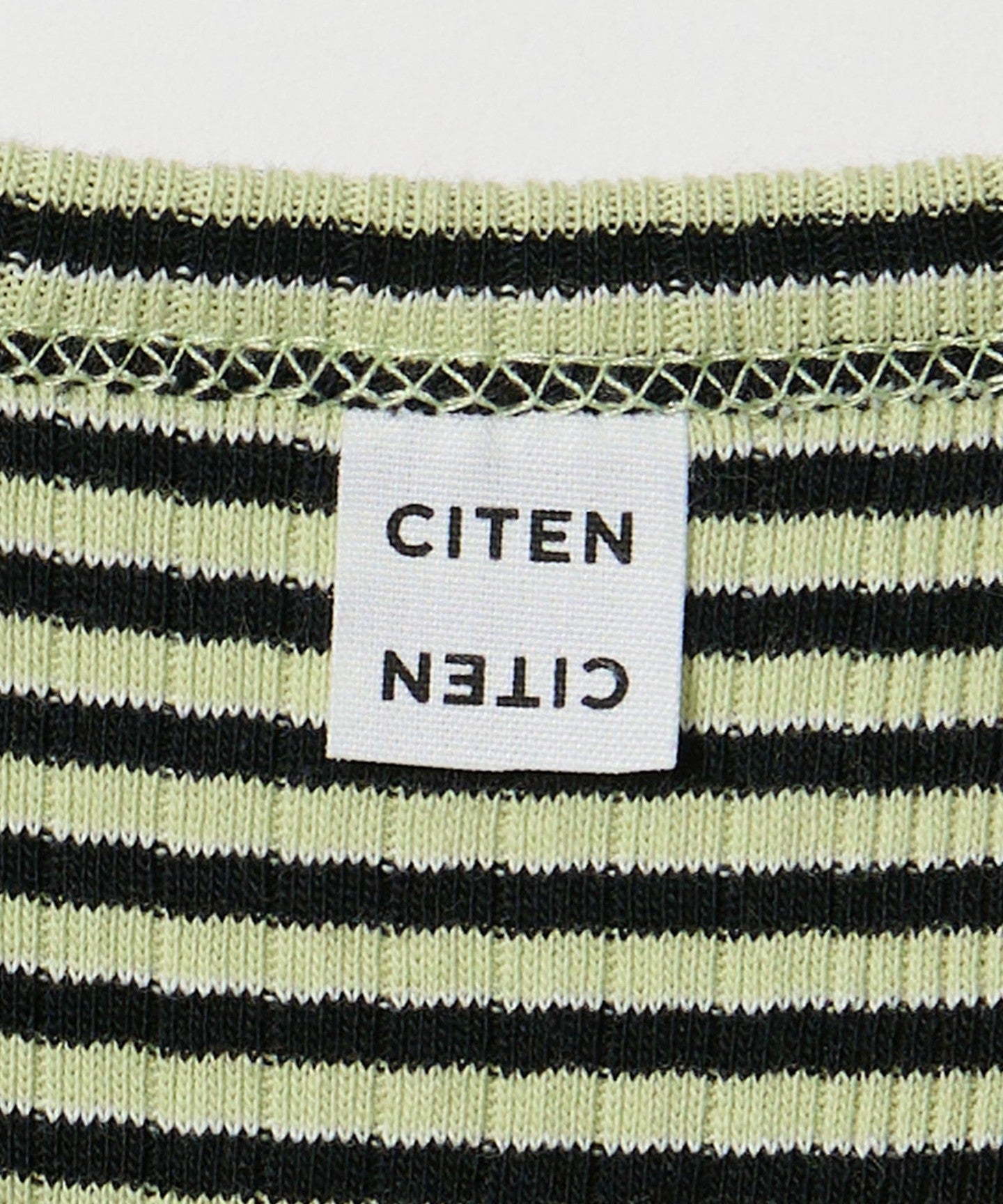 42176000022-d09.jpg