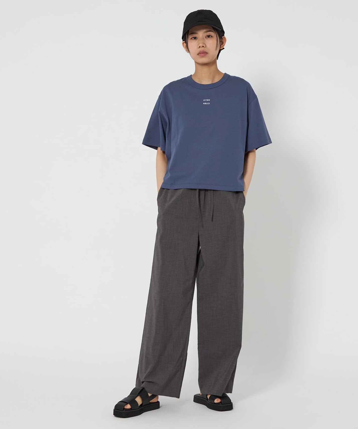 42176990065-d18.jpg