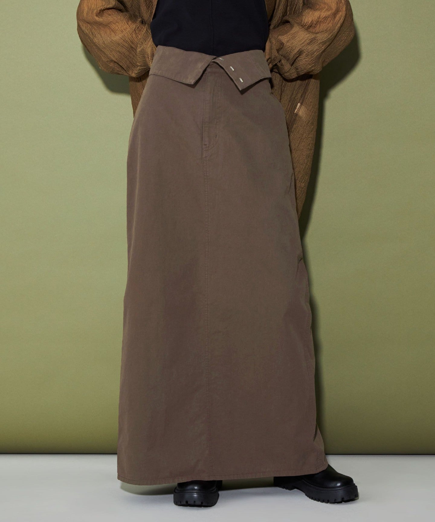 42246990048-25.jpg