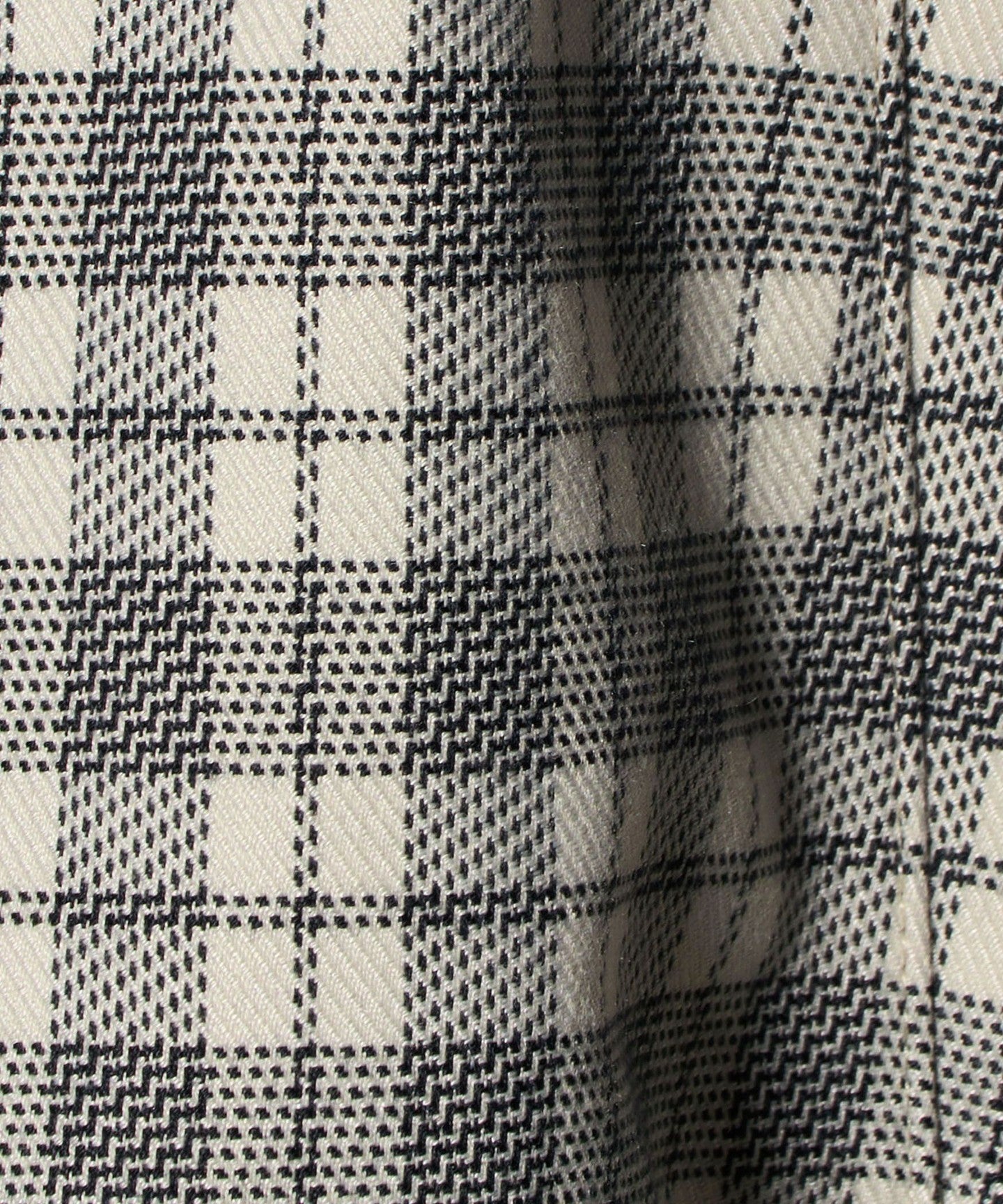 42256000017-d16.jpg