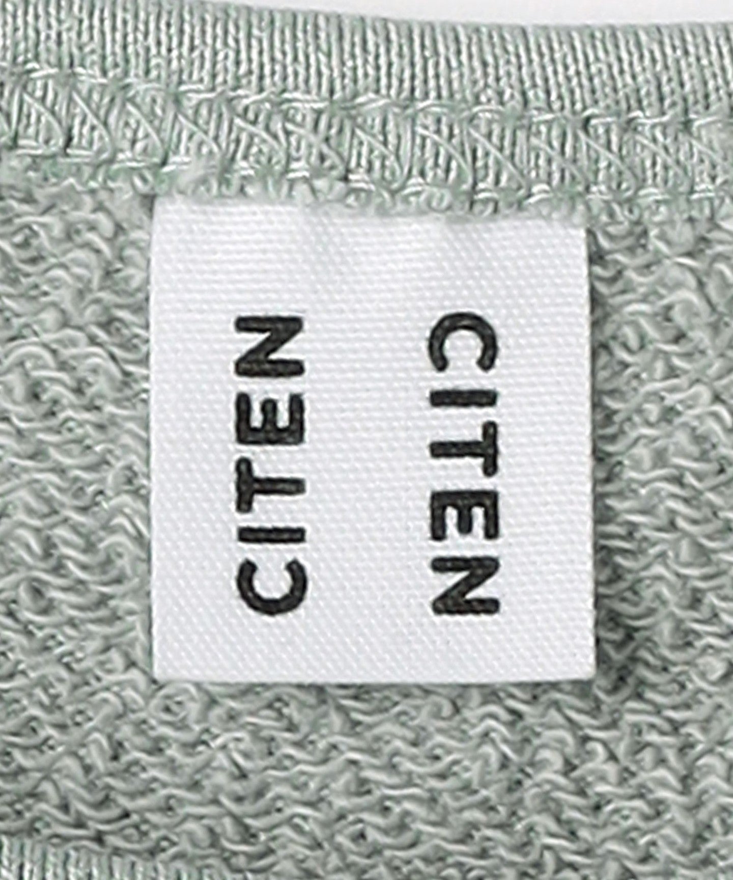 42261990051-d27.jpg