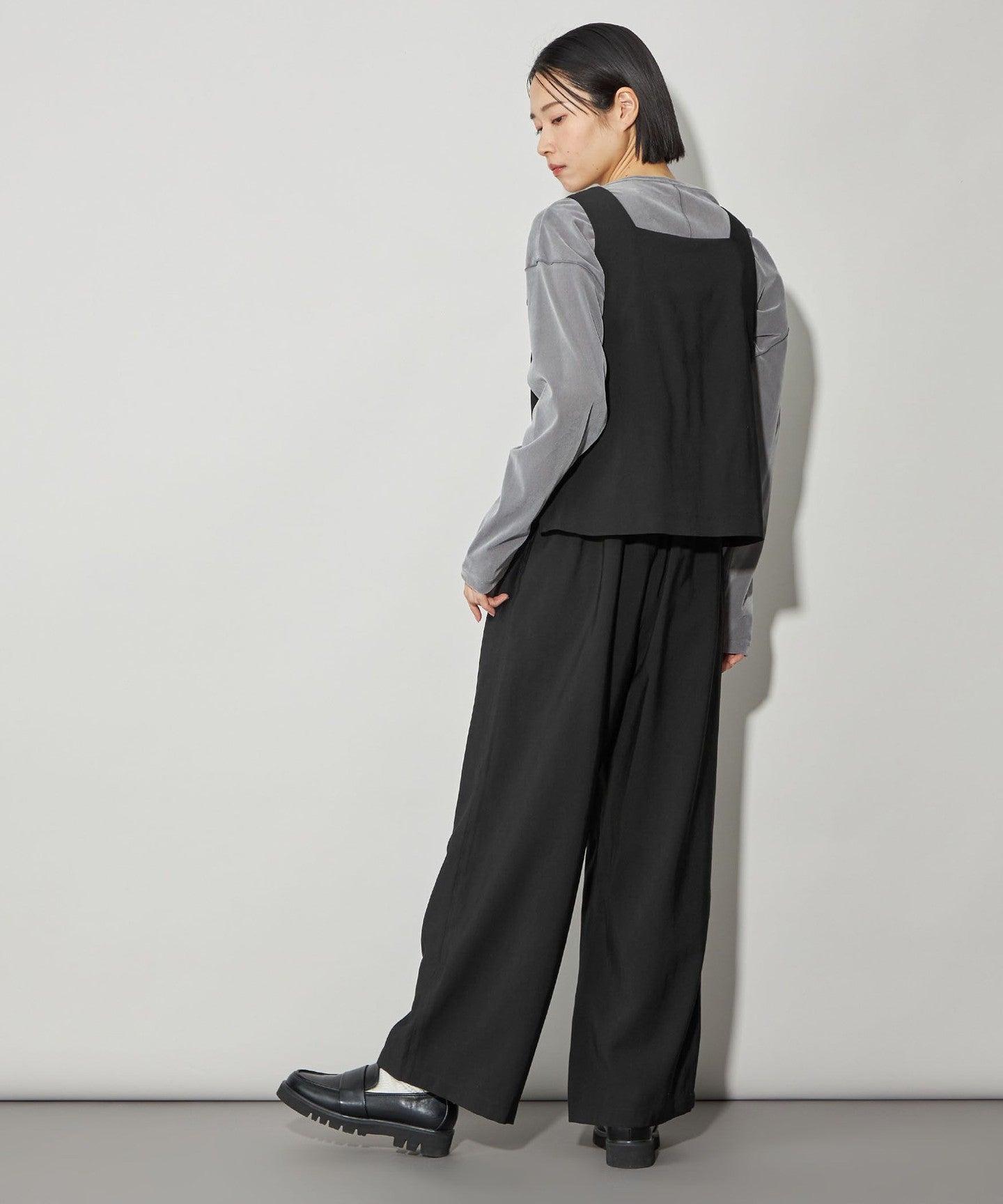 42266990075-d02.jpg