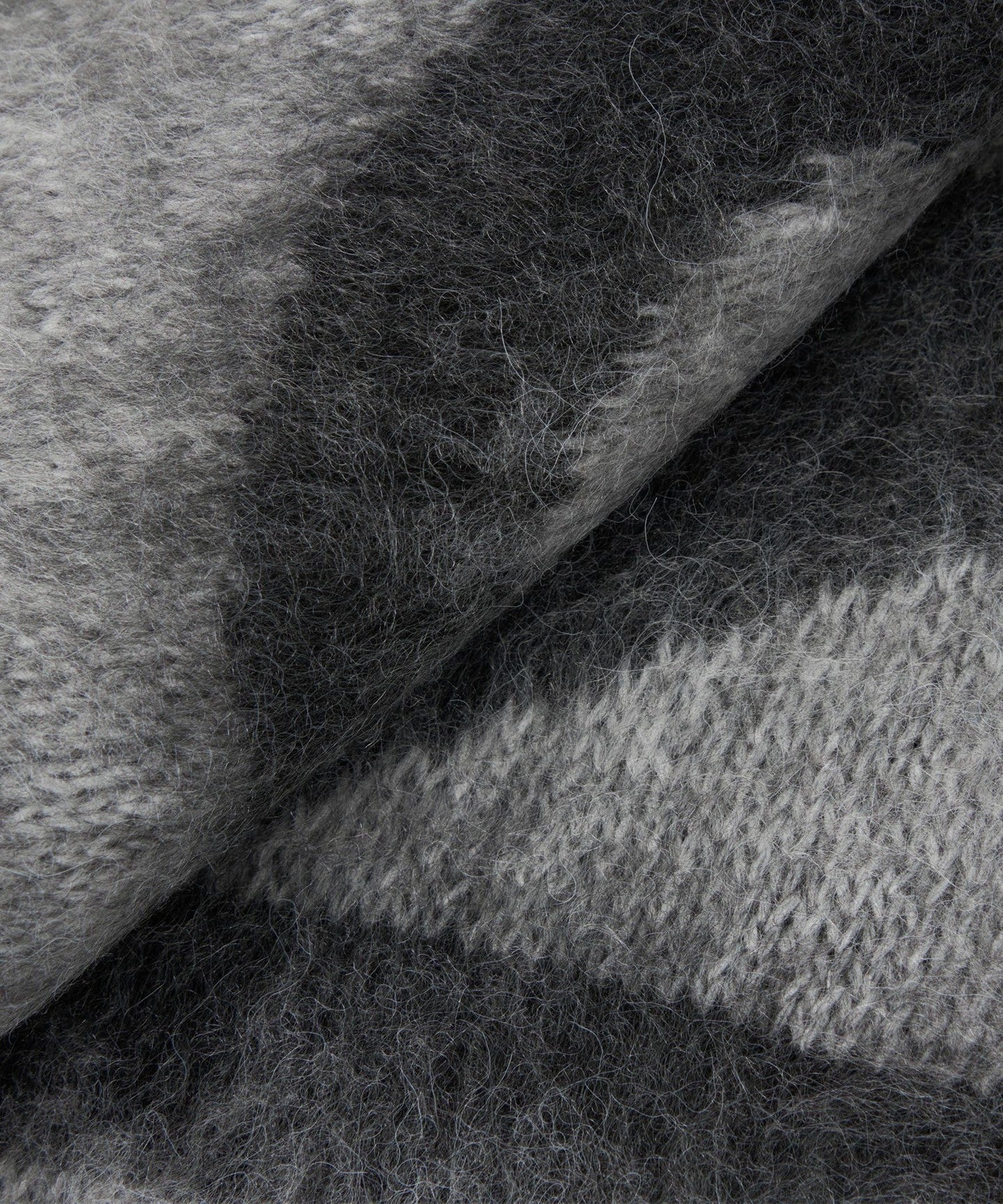 42366990013-d10.jpg