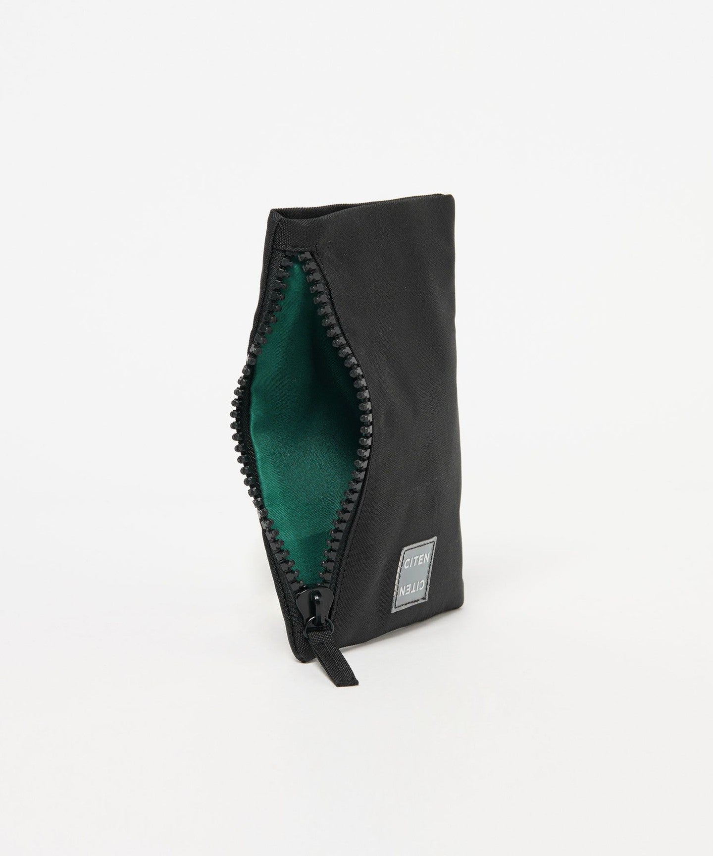 42496000008-d07.jpg