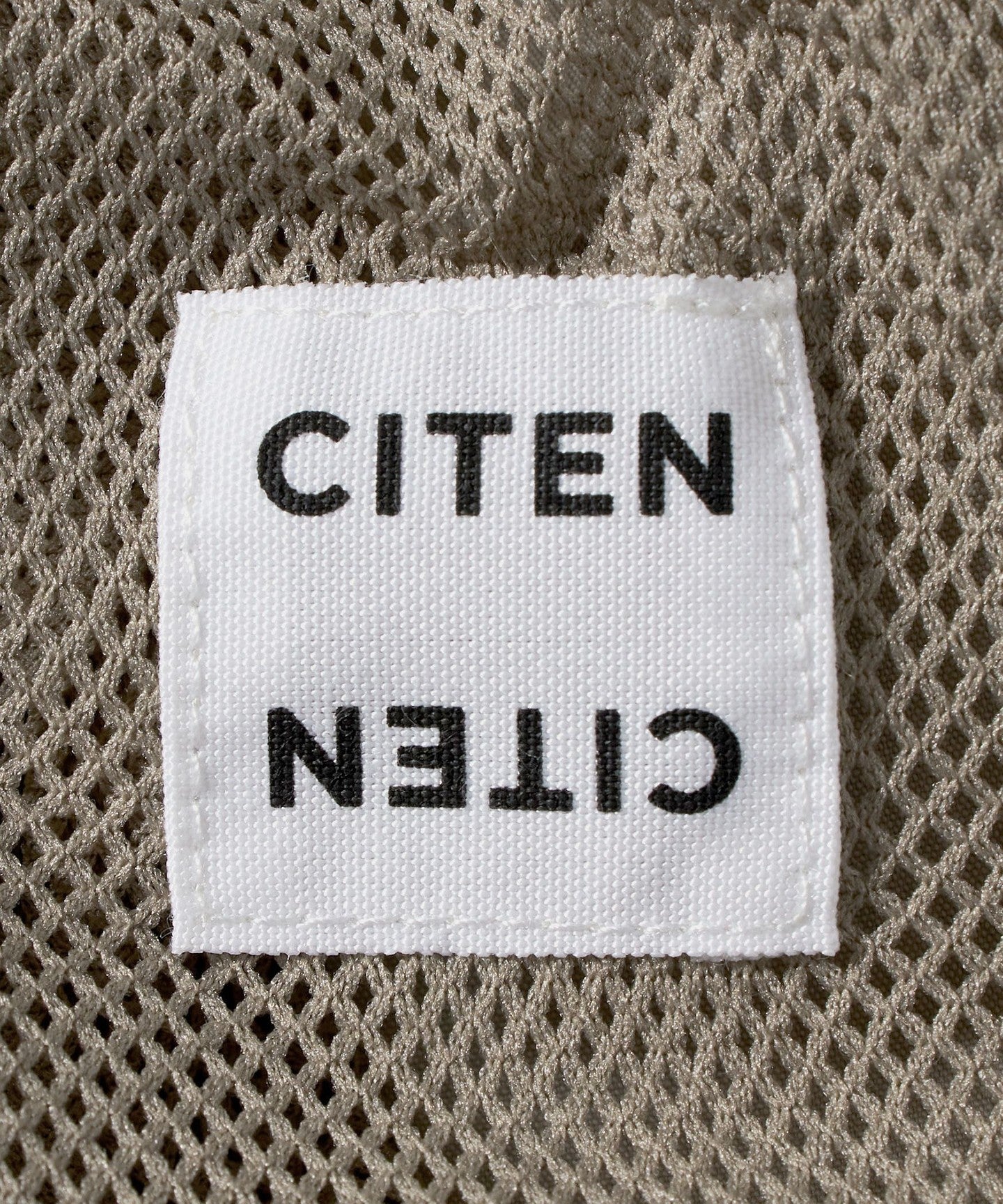 42546000016-d30.jpg