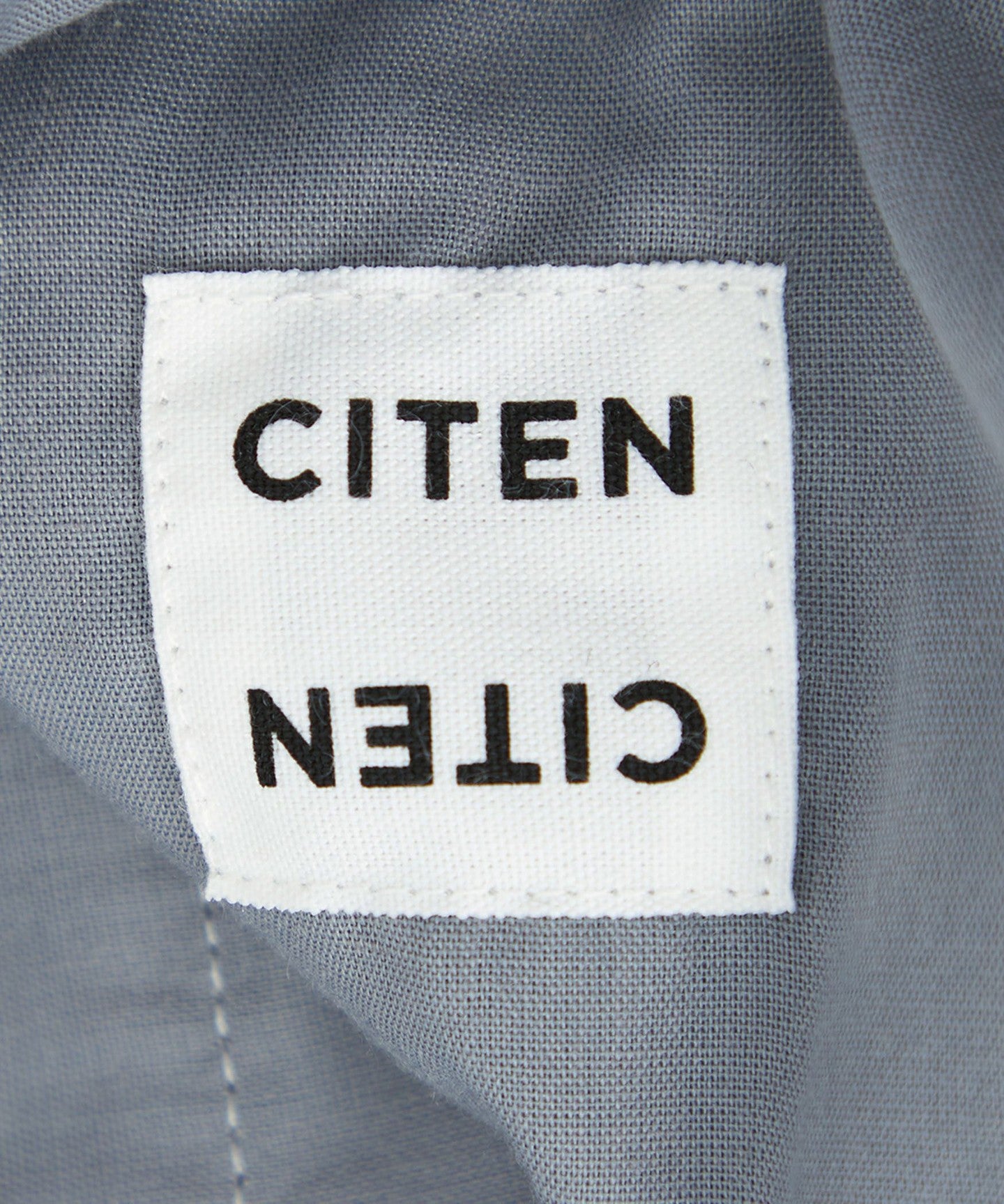 42546990071-d28.jpg