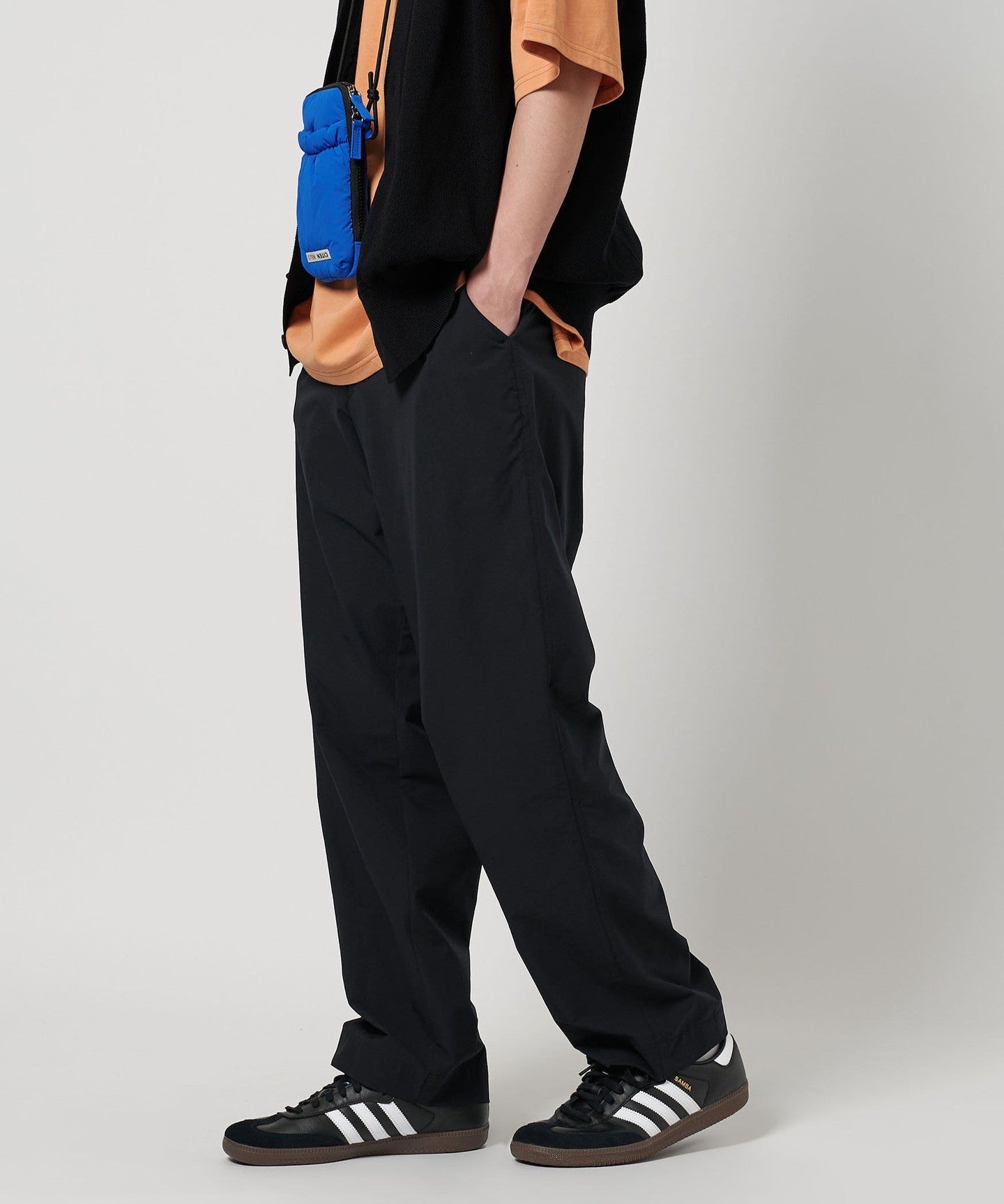 42546990143-d05.jpg