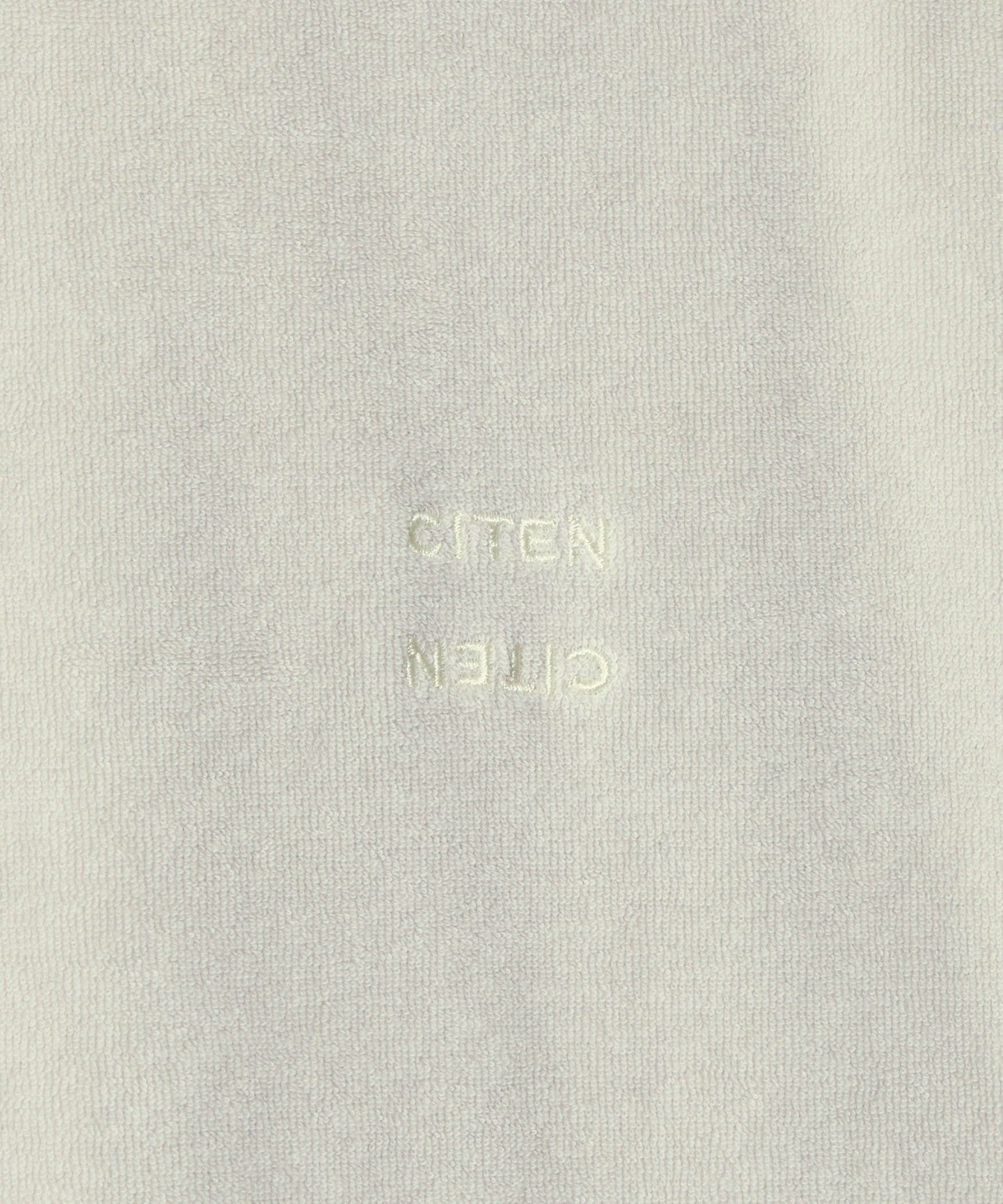 42571400053-d19.jpg