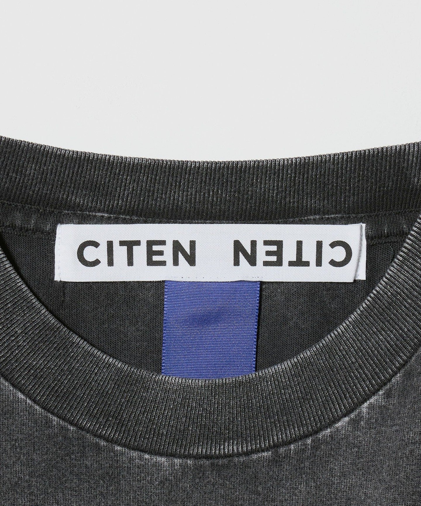 42576000008-d13.jpg