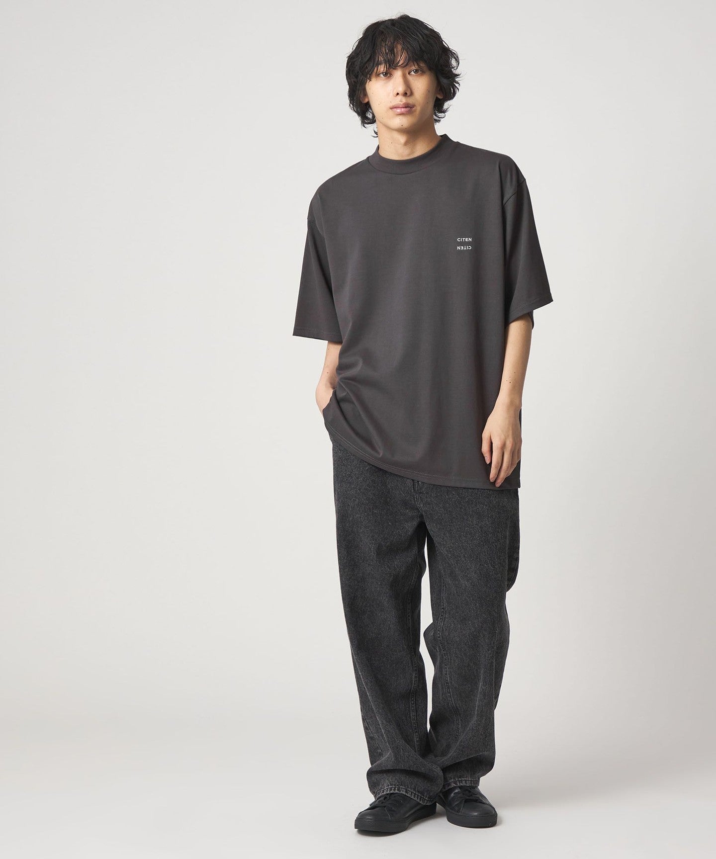 42576990048-d11.jpg