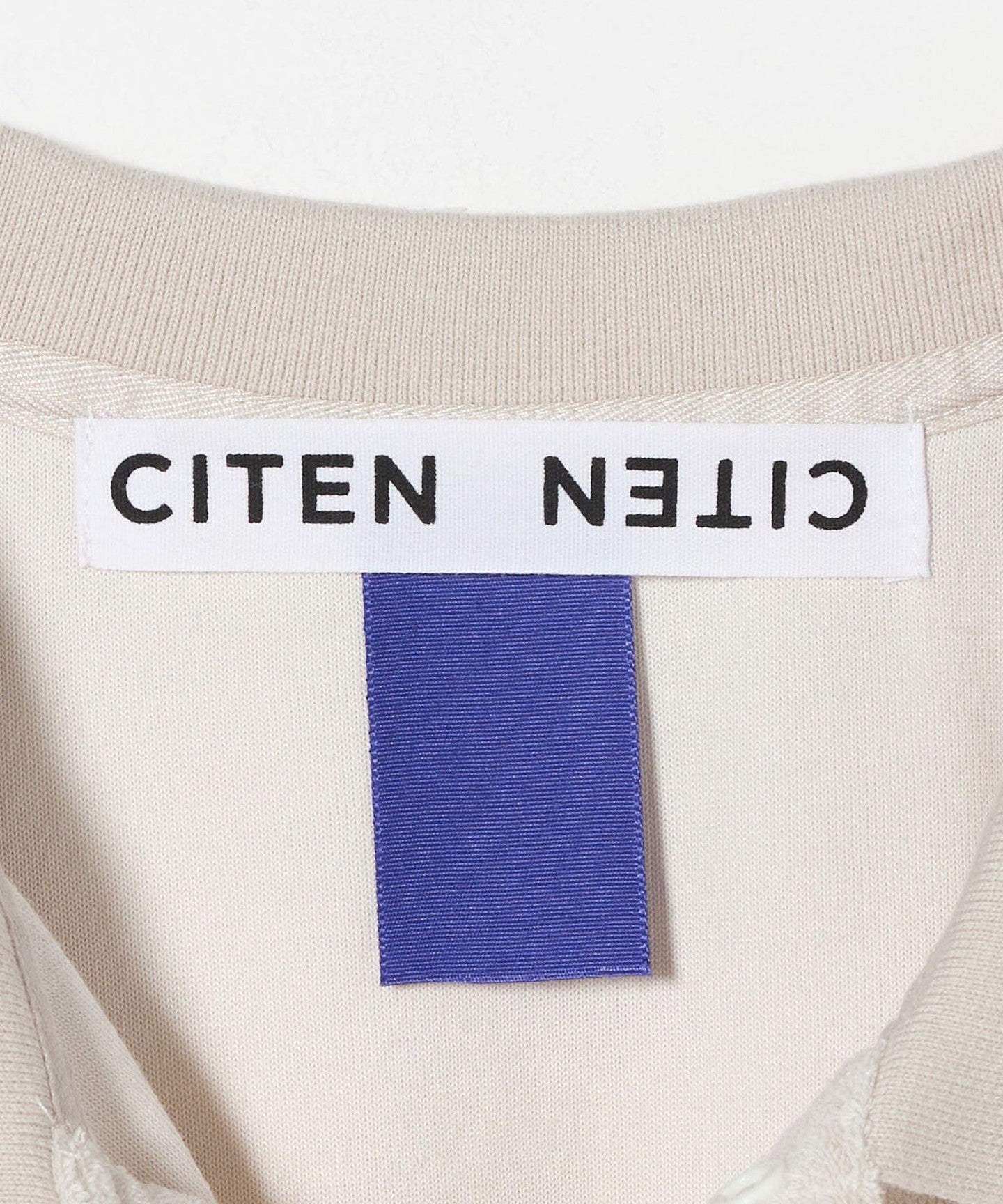 42576990071-d28.jpg