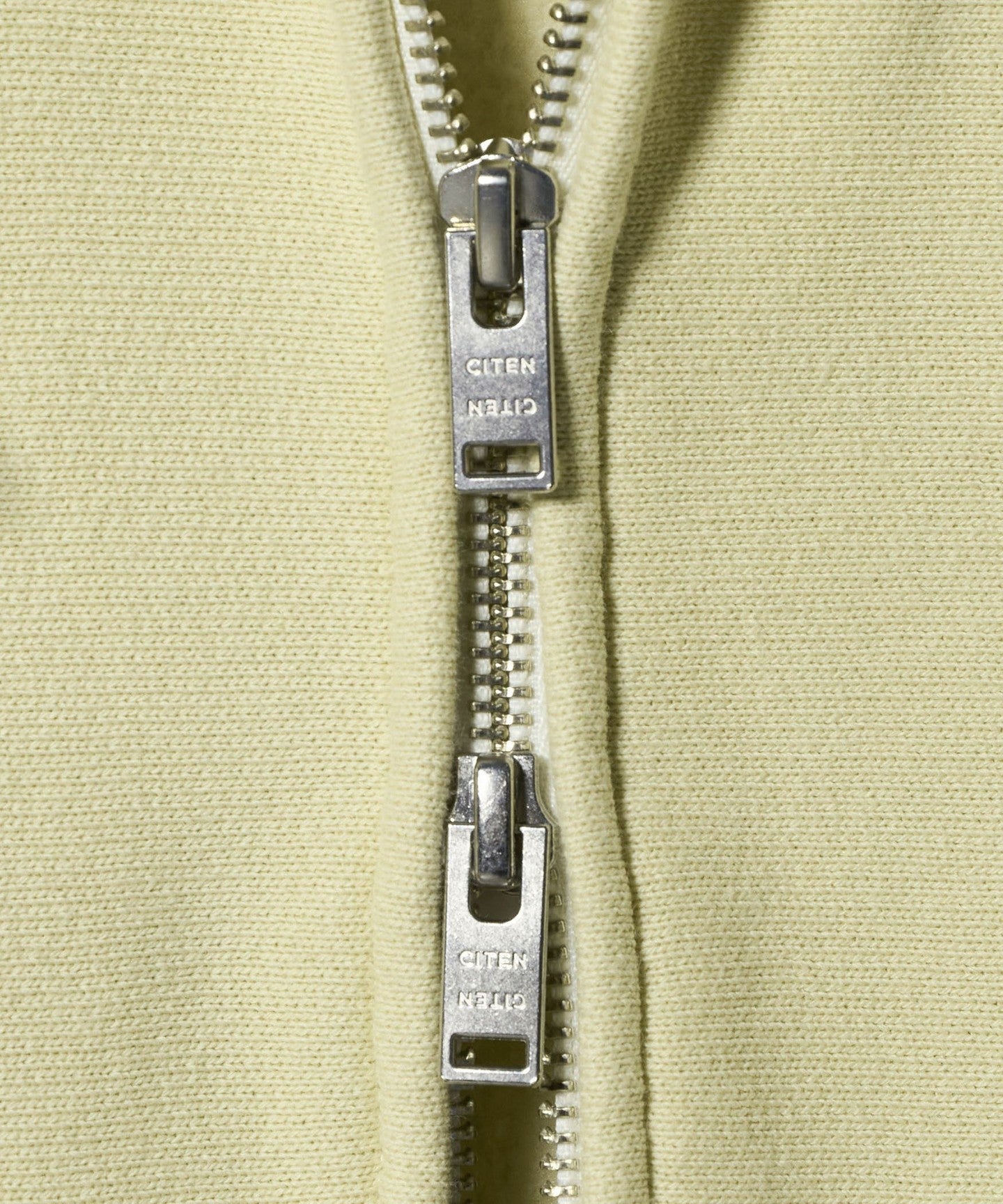 42671000000-d18.jpg