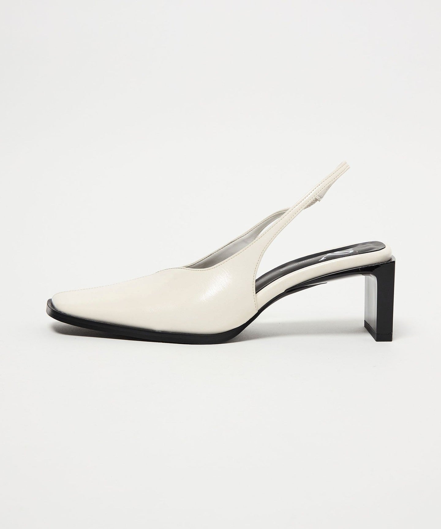 46111000019-03.jpg
