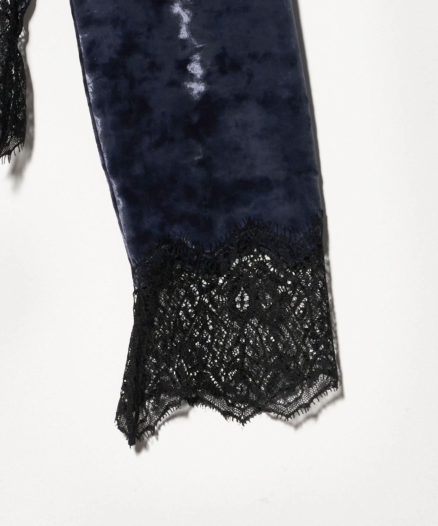 54122710013-d13.jpg