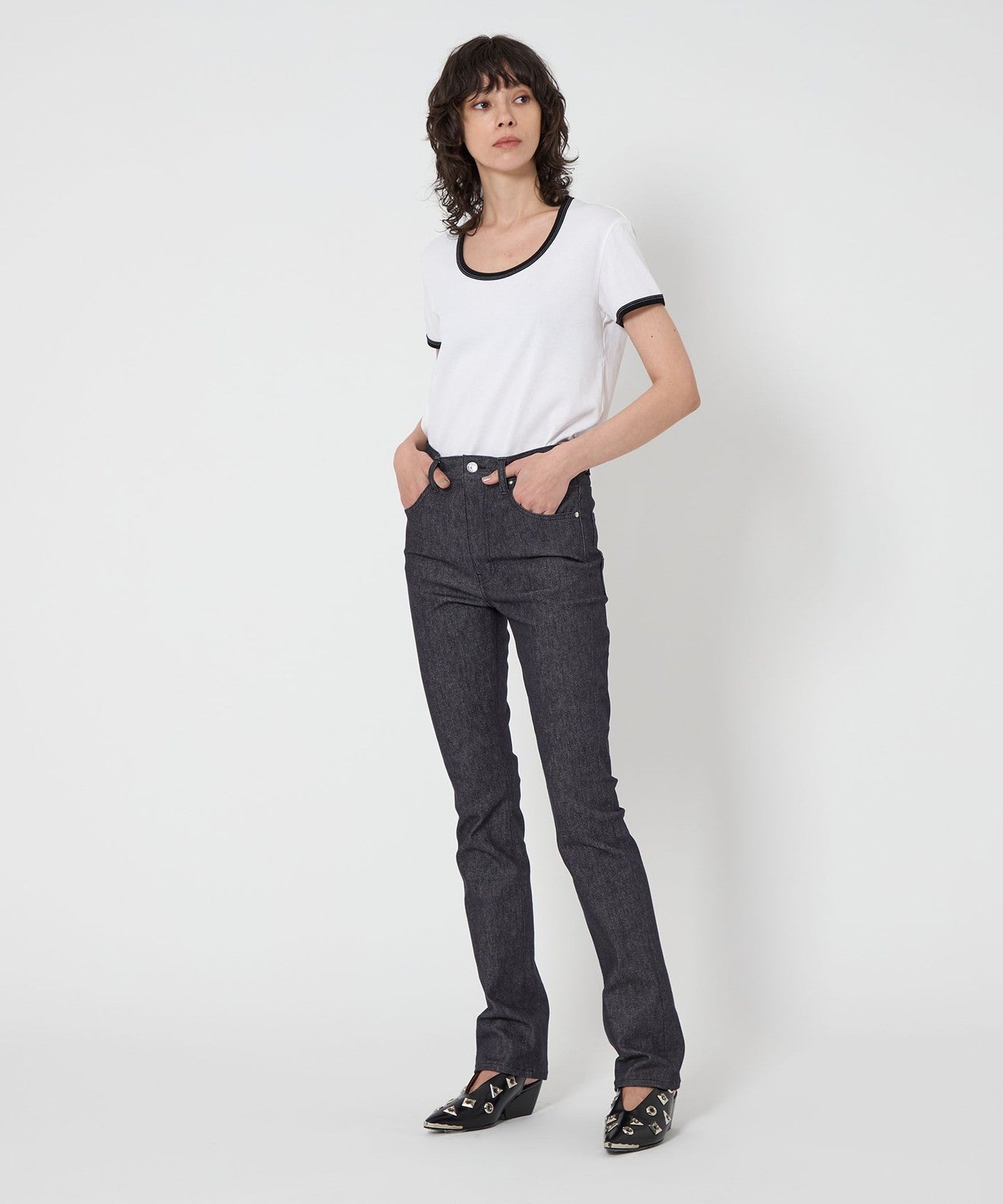 54142990496-d08.jpg