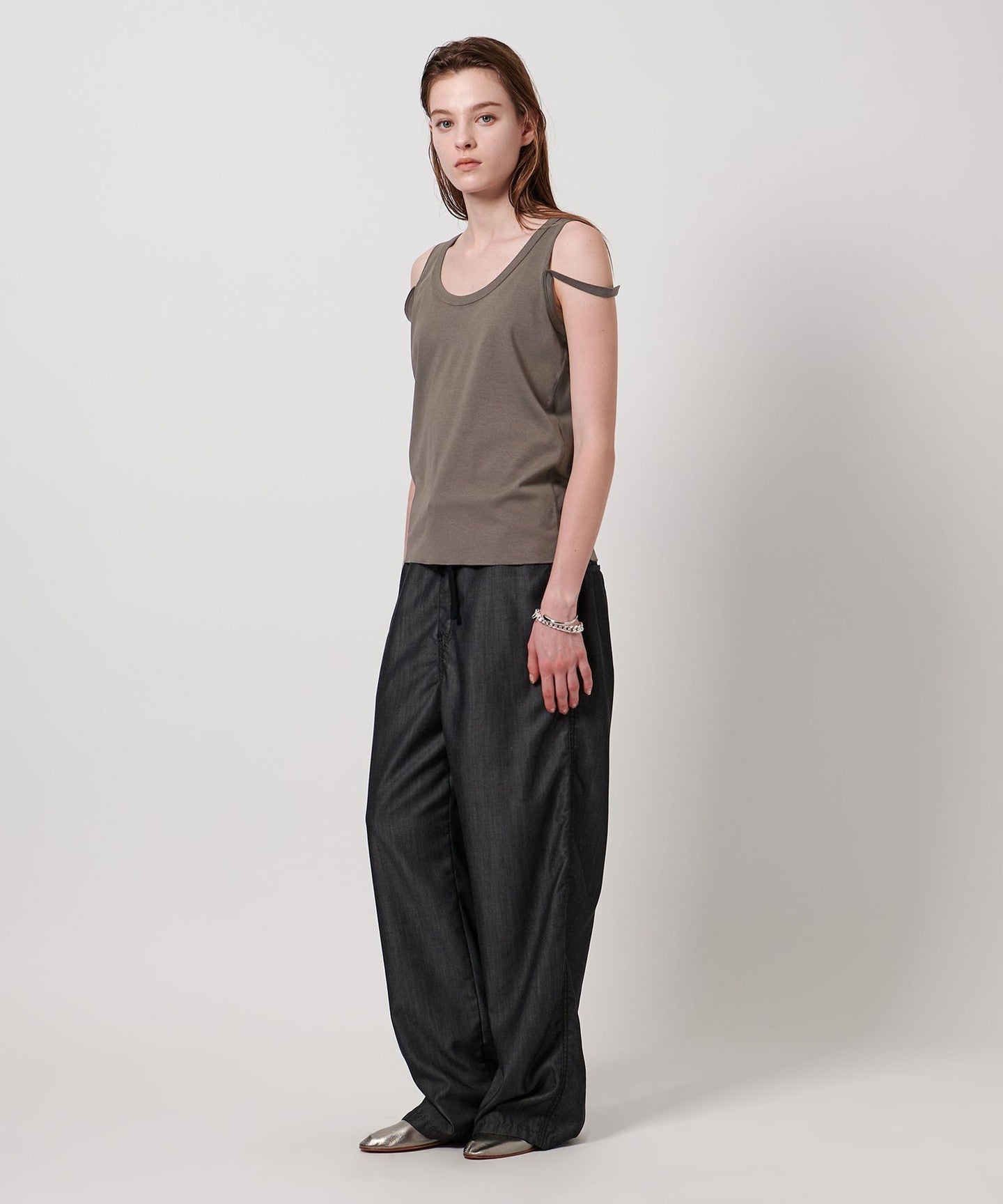 54172140222-d13.jpg
