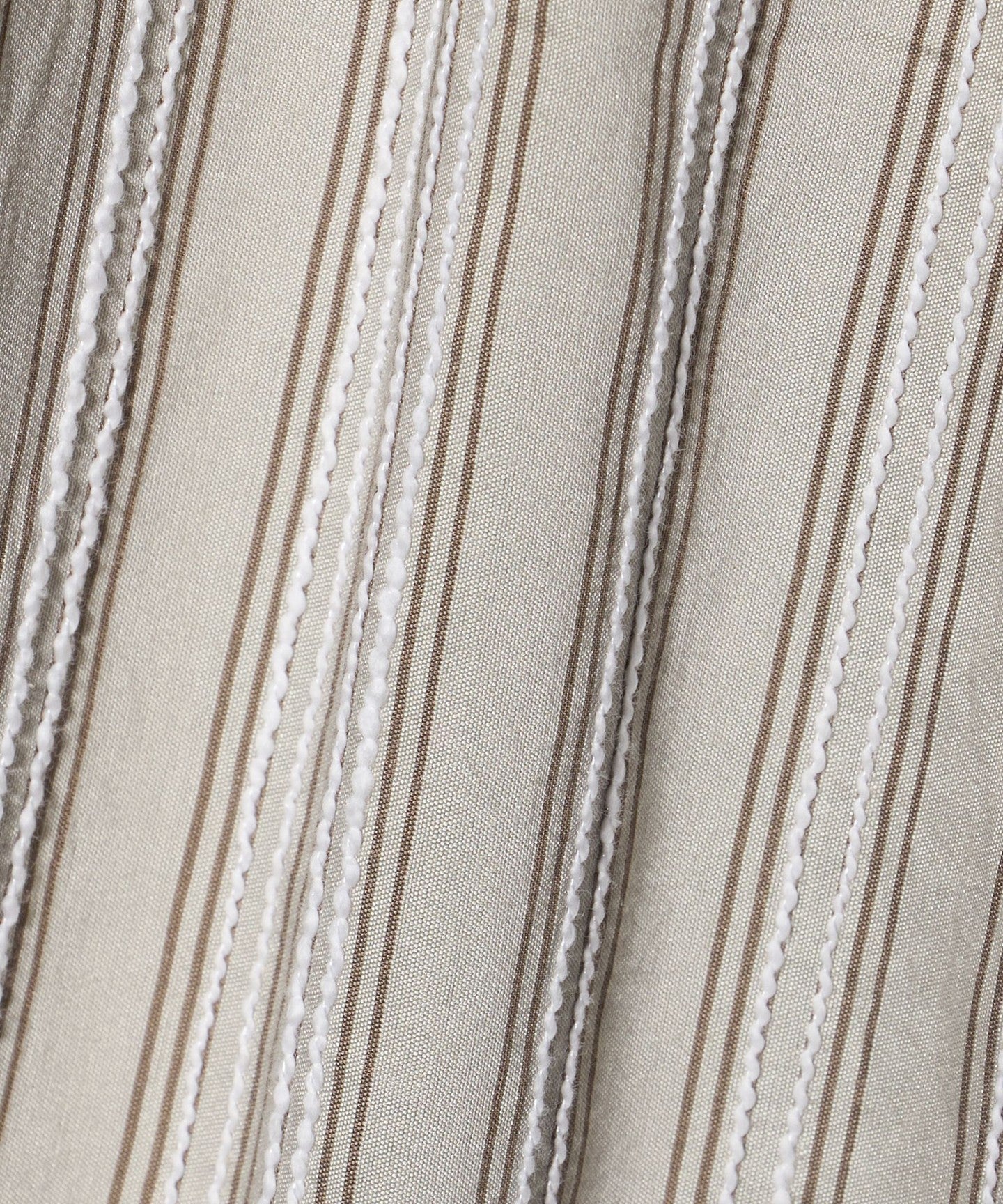 54212990036-d15.jpg