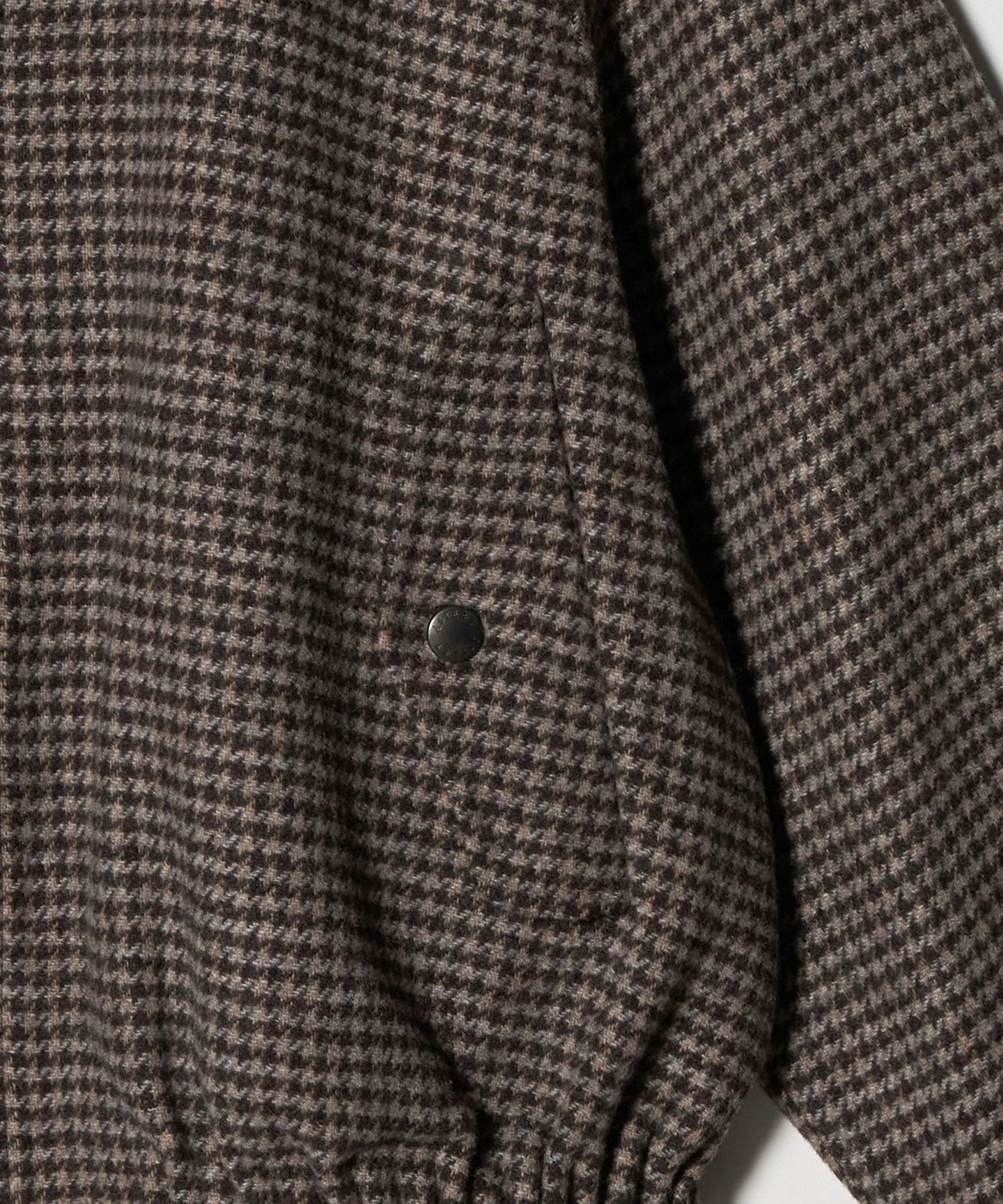 54251040280-d11.jpg