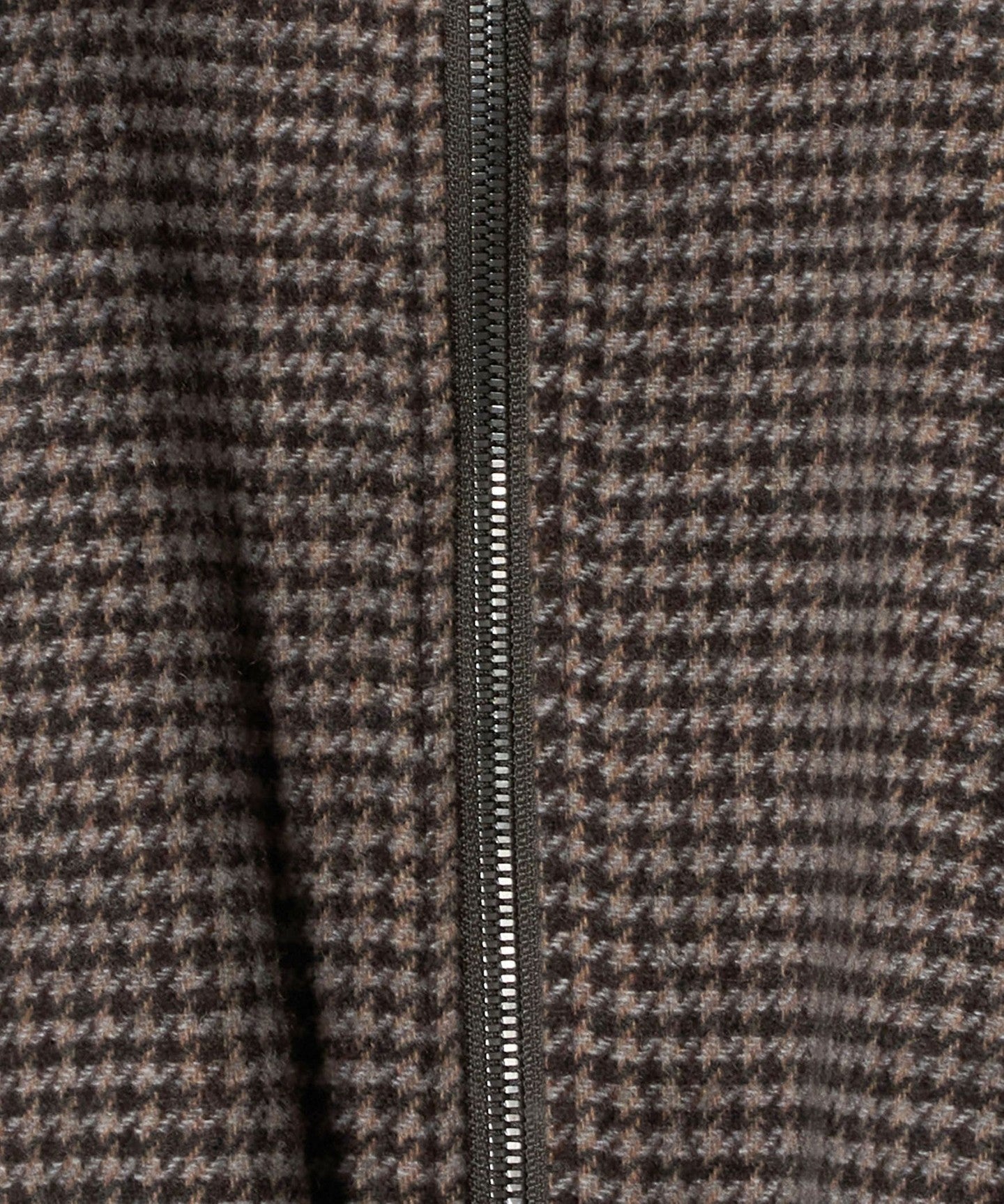 54251040280-d14.jpg