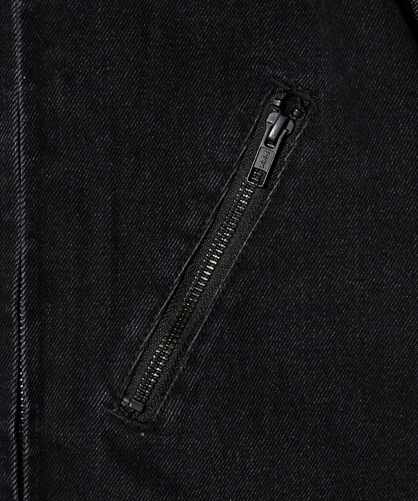 55695000135-d05.jpg