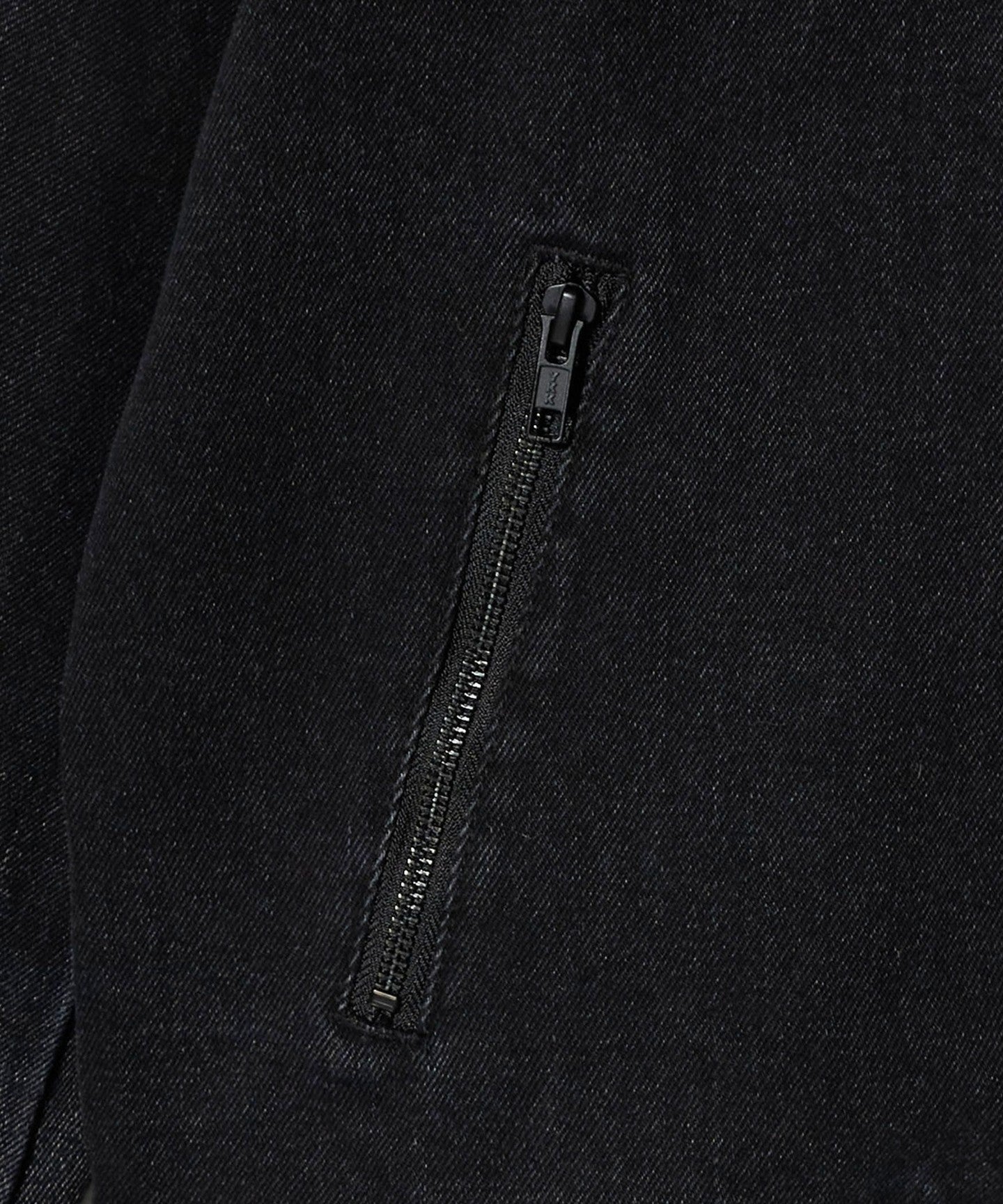 55695000135-d06.jpg