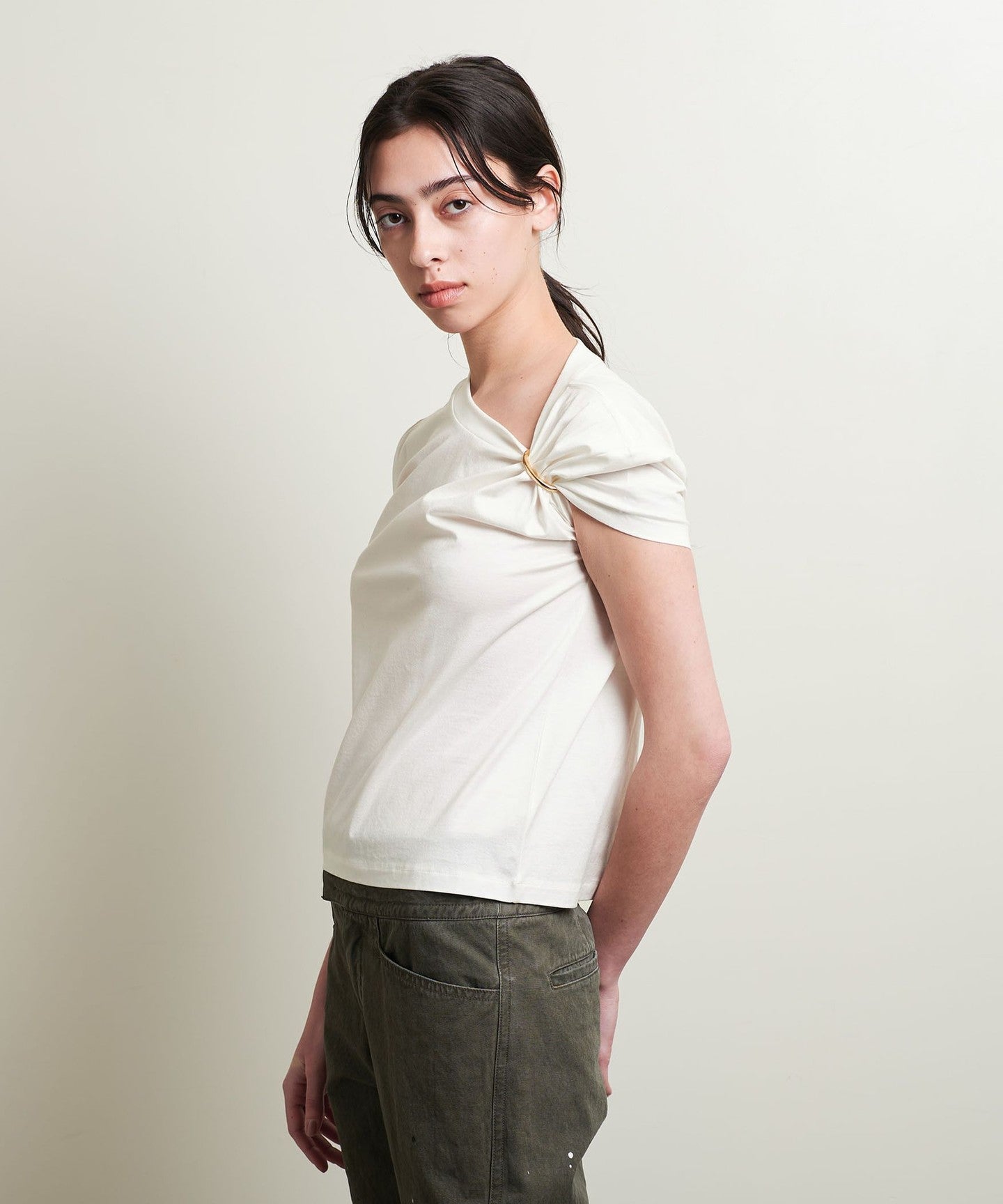 56176990227-03.jpg