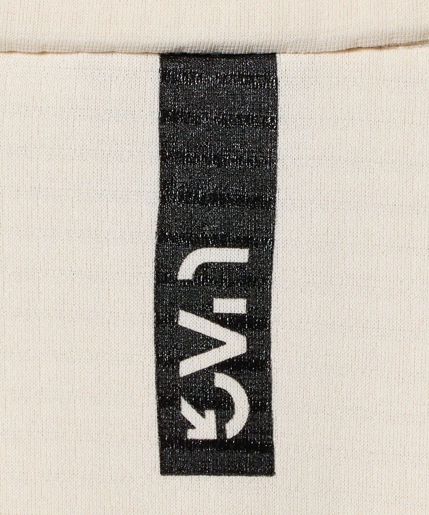 60126990048-d19.jpg