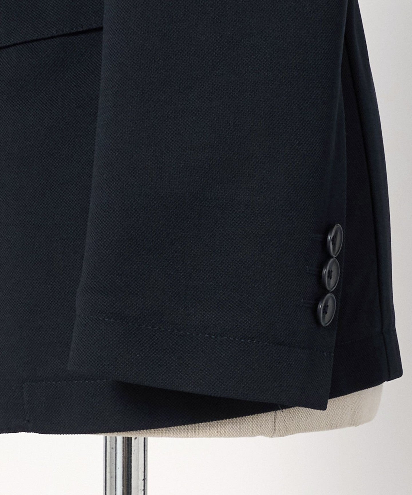61226000032-d03.jpg