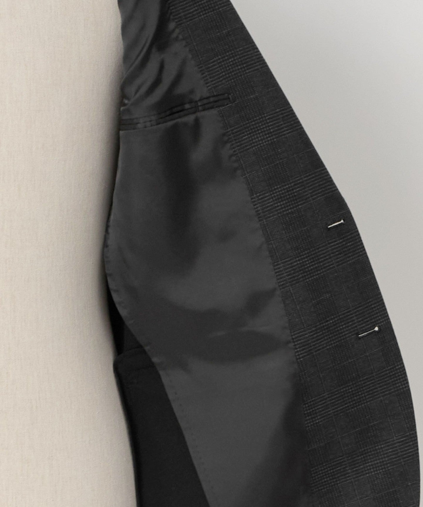 61226000038-d22.jpg