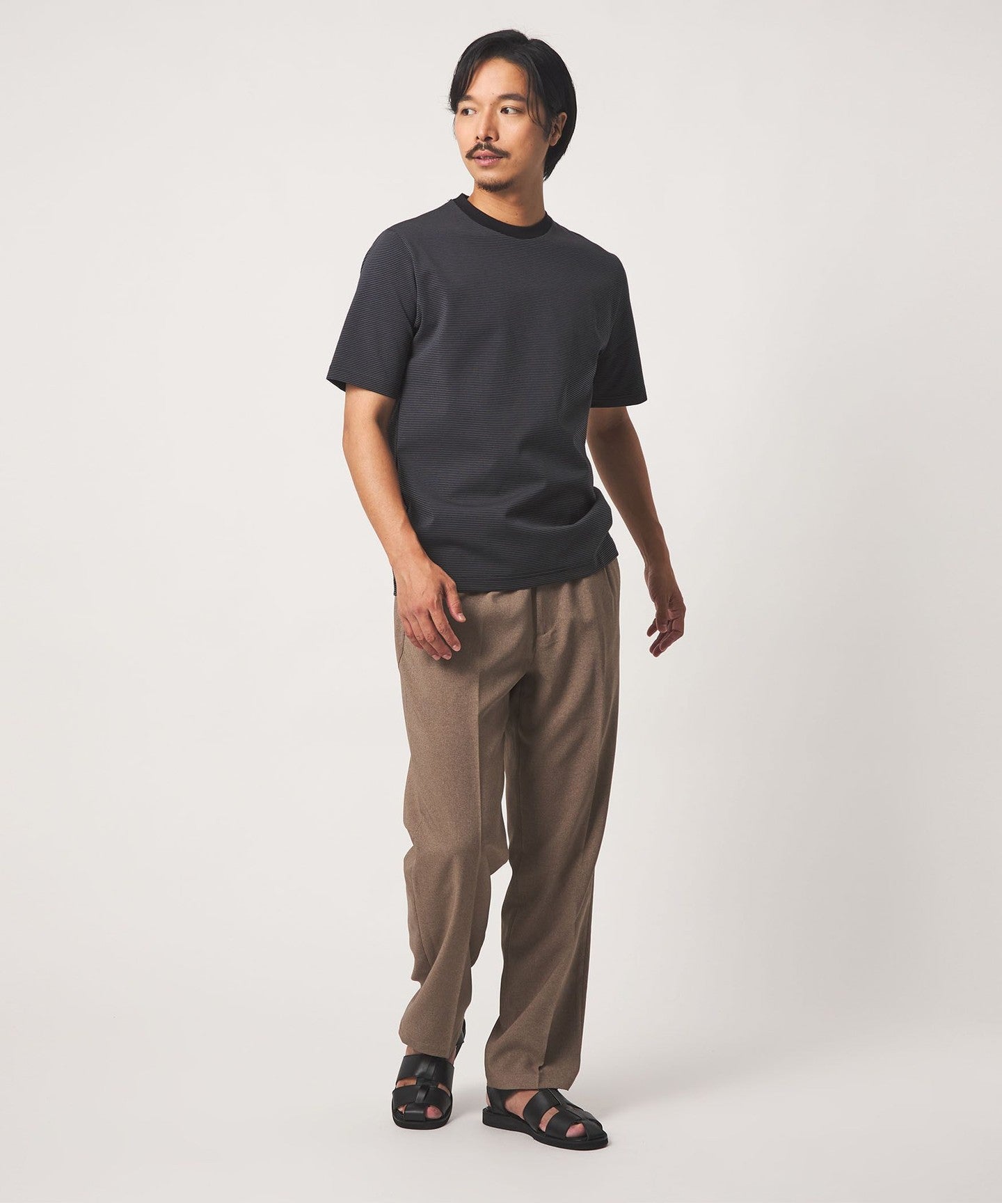 62176000020-d06.jpg