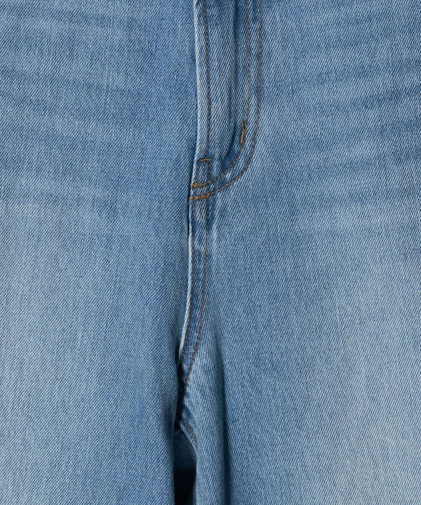 64146000021-d17.jpg